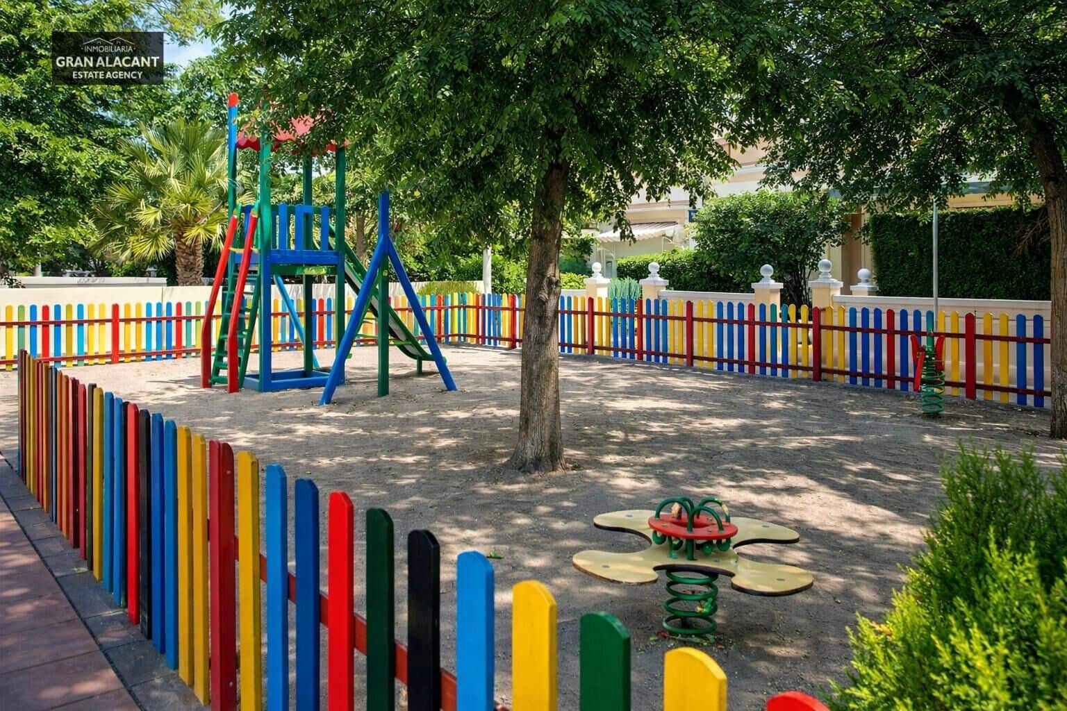 2 sovrum Bungalow till salu i Gran Alacant med pool garage - 265 000 € (Ref: 9755731)