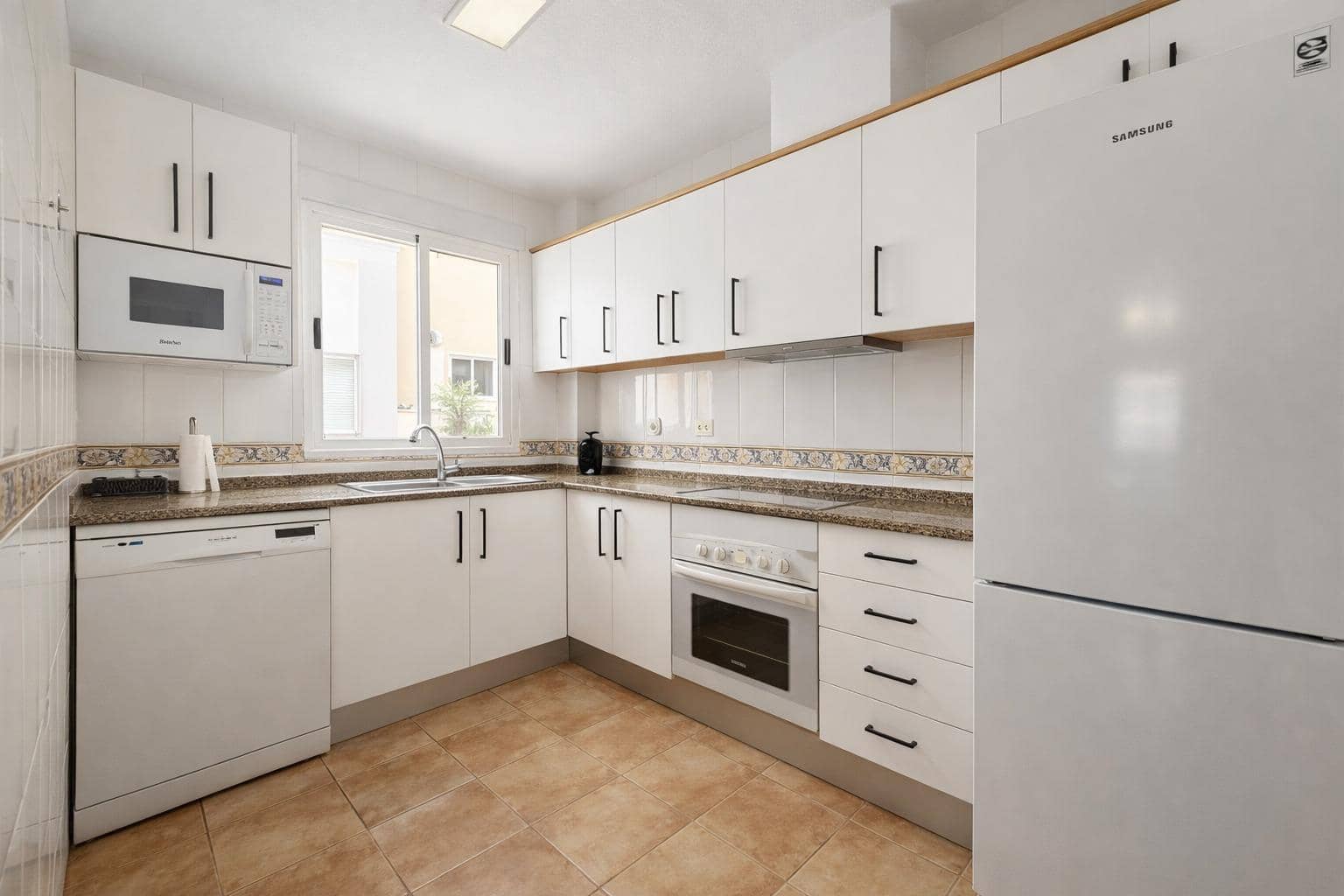 3 makuuhuone Bungalow myytävänä paikassa Gran Alacant mukana uima-altaan - 290 000 € (Ref: 9755732)