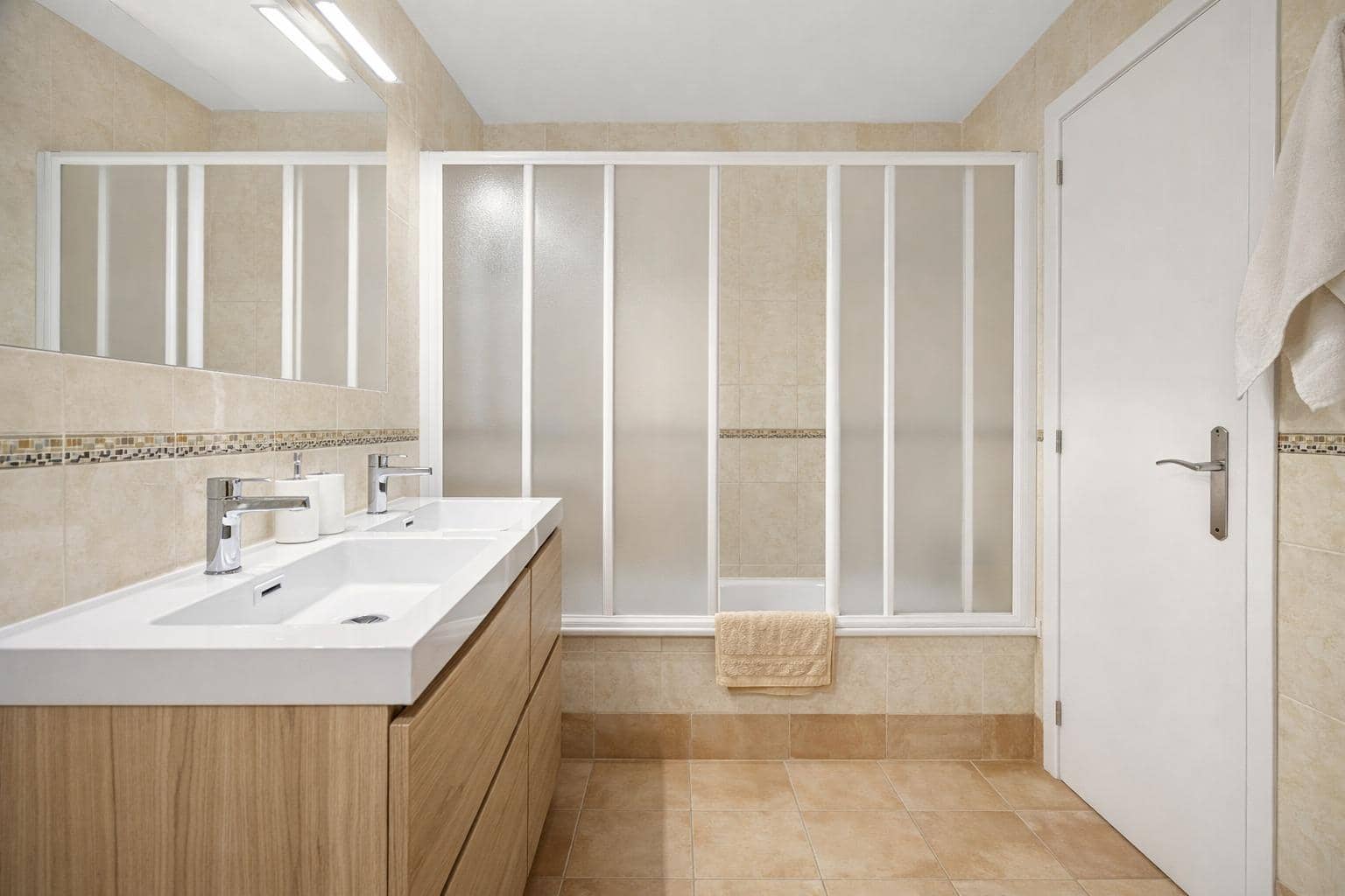 3 makuuhuone Bungalow myytävänä paikassa Gran Alacant mukana uima-altaan - 290 000 € (Ref: 9755732)