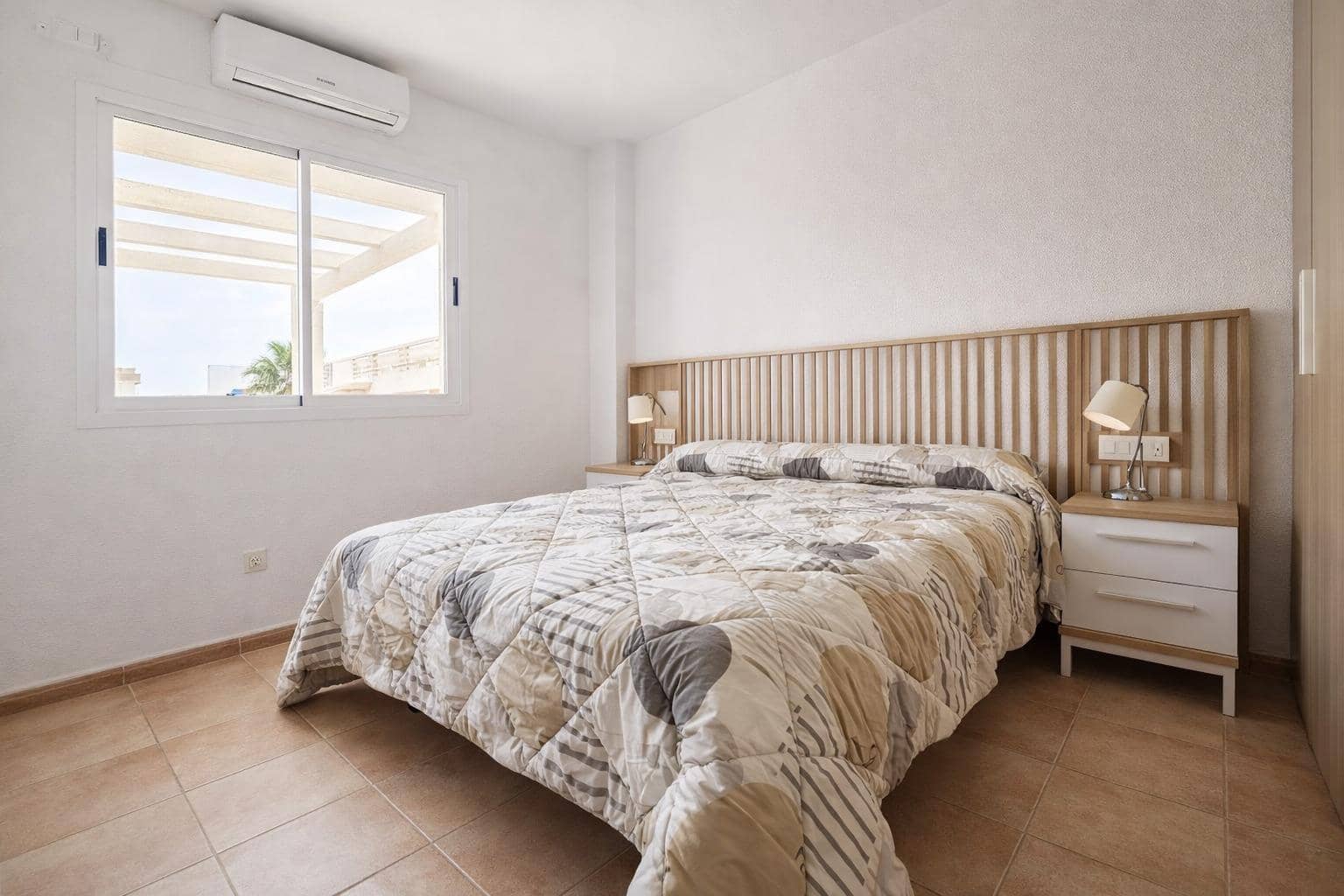 3 makuuhuone Bungalow myytävänä paikassa Gran Alacant mukana uima-altaan - 290 000 € (Ref: 9755732)