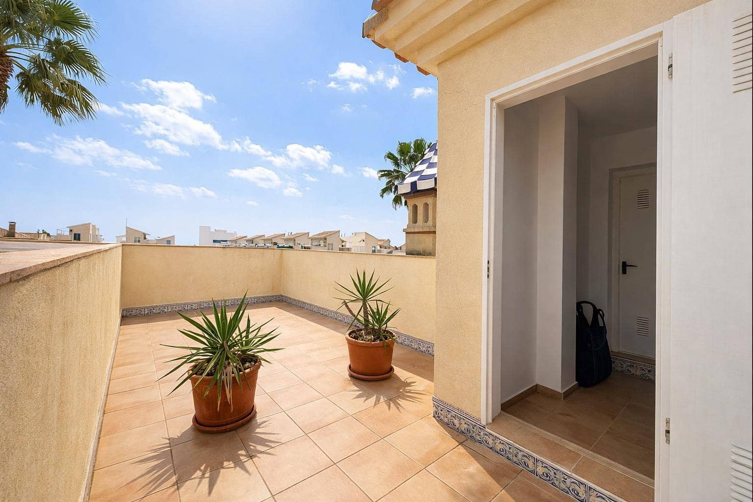 3 makuuhuone Bungalow myytävänä paikassa Gran Alacant mukana uima-altaan - 290 000 € (Ref: 9755732)