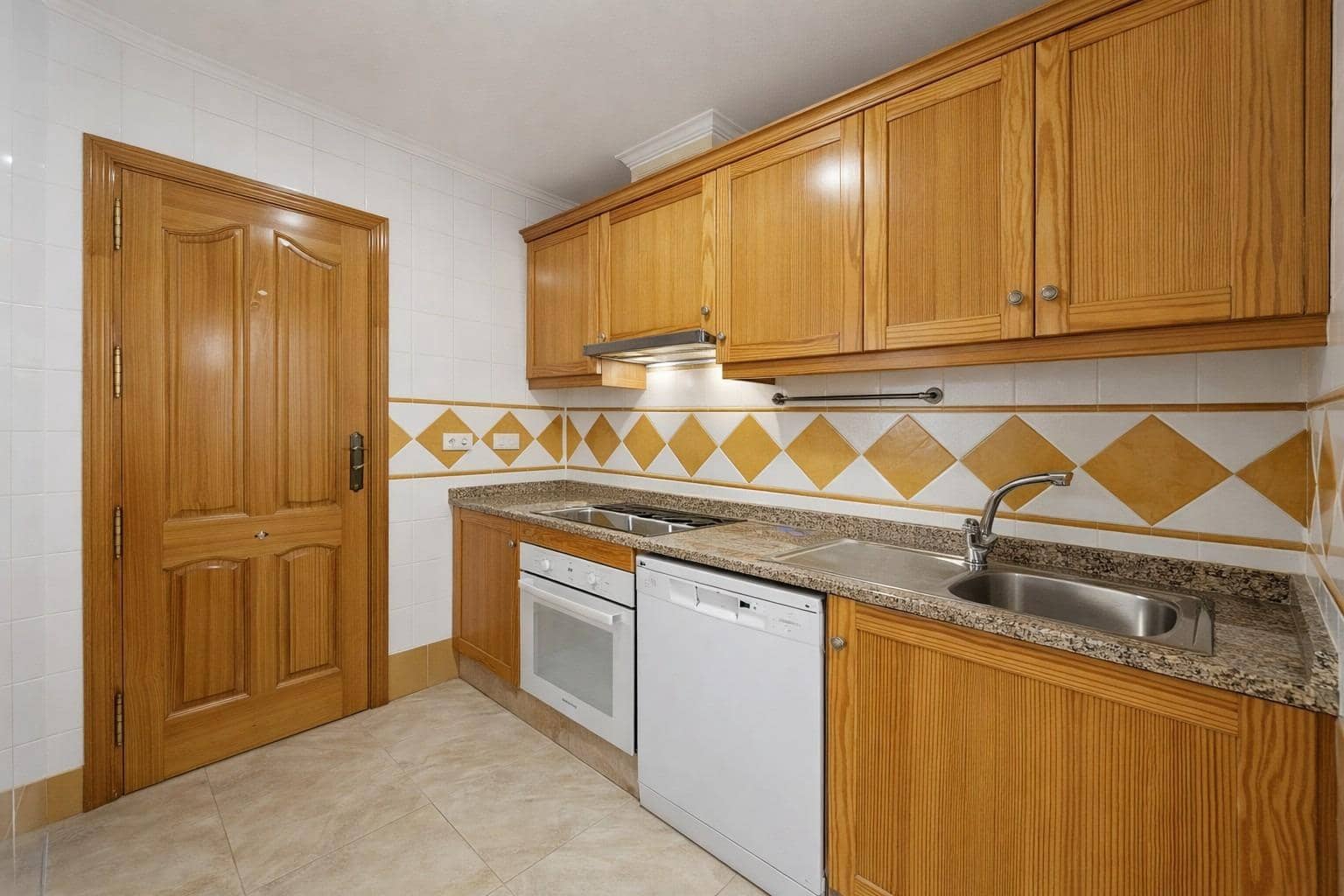 3 bedroom Bungalow for sale in Gran Alacant with pool - € 365,000 (Ref: 9773100)