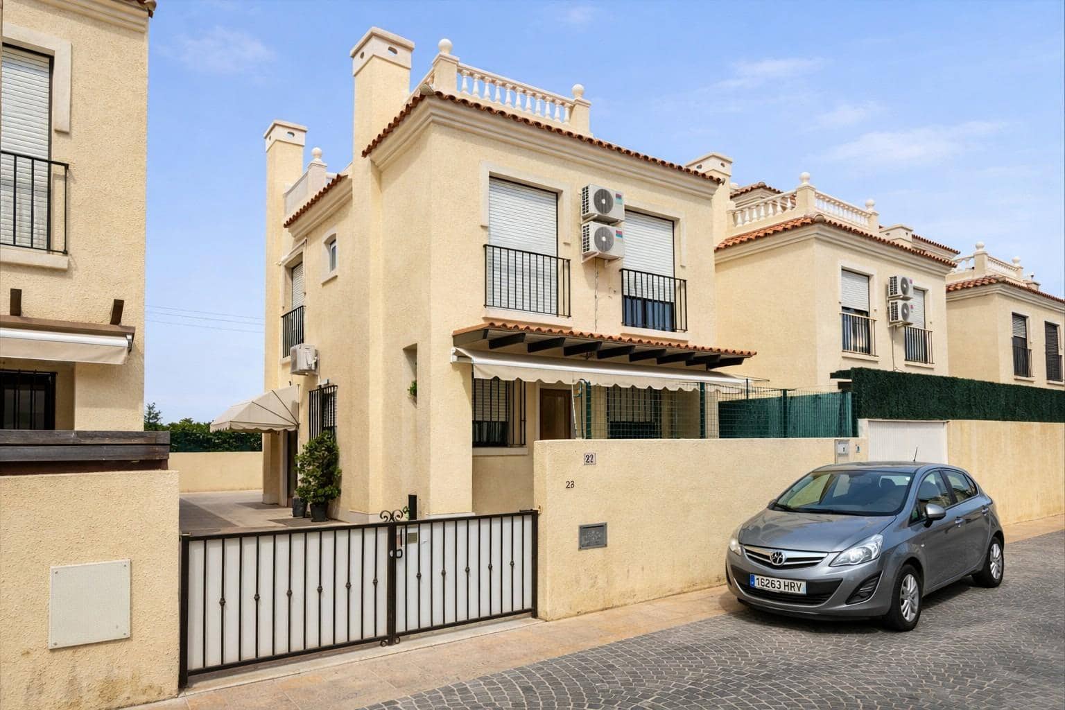 3 bedroom Bungalow for sale in Gran Alacant with pool - € 365,000 (Ref: 9773100)