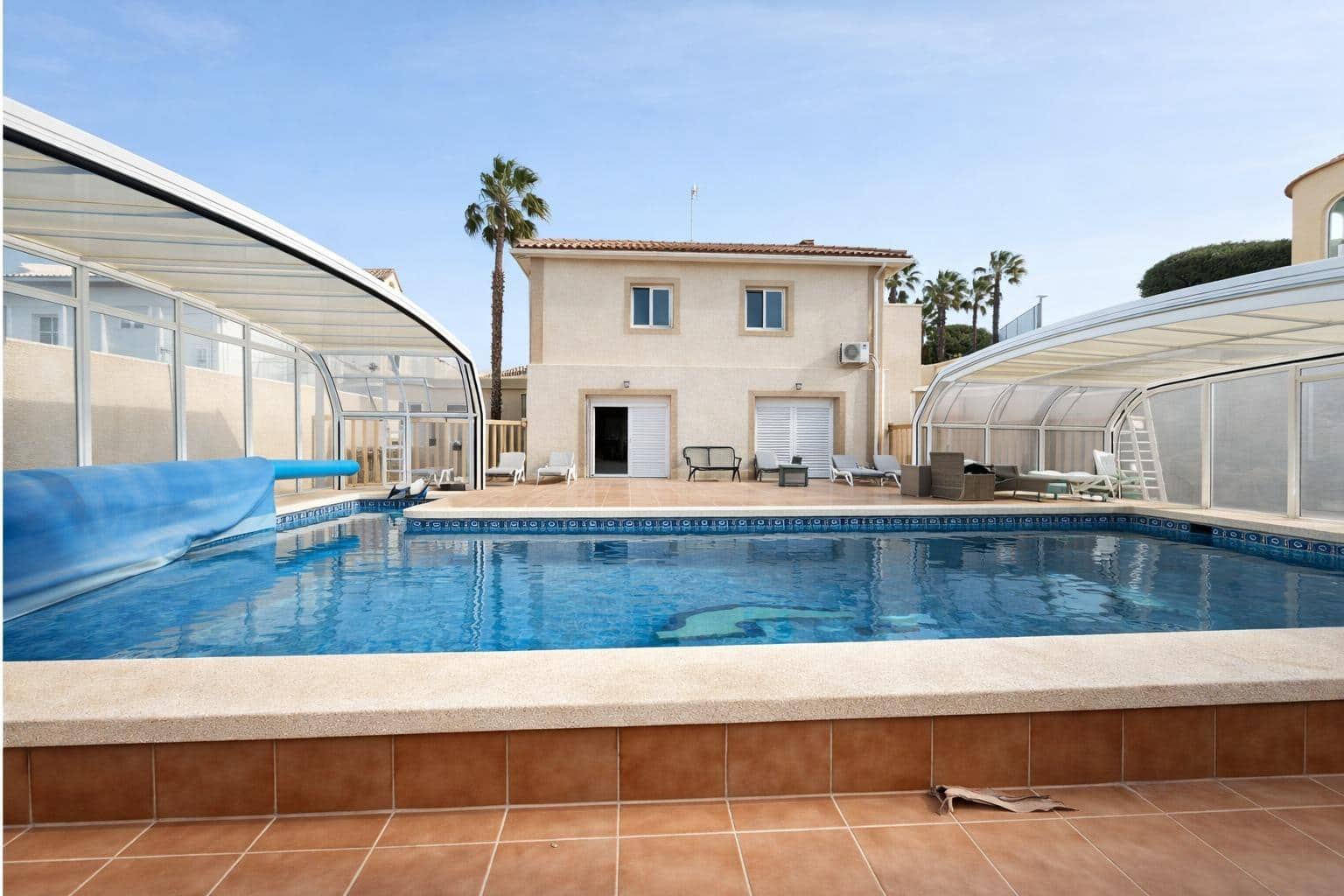 3 soverom Villa til leie i Gran Alacant med svømmebasseng garasje - € 2 500 (Ref: 9783029)