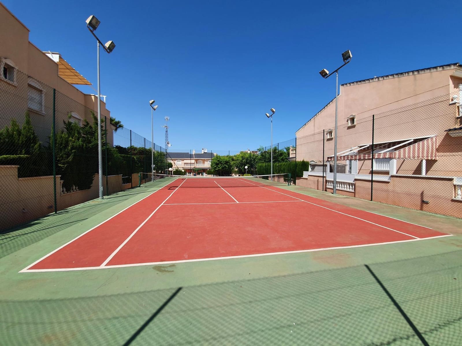 3 sovrum Bungalow till salu i Gran Alacant med pool - 319 900 € (Ref: 9808016)