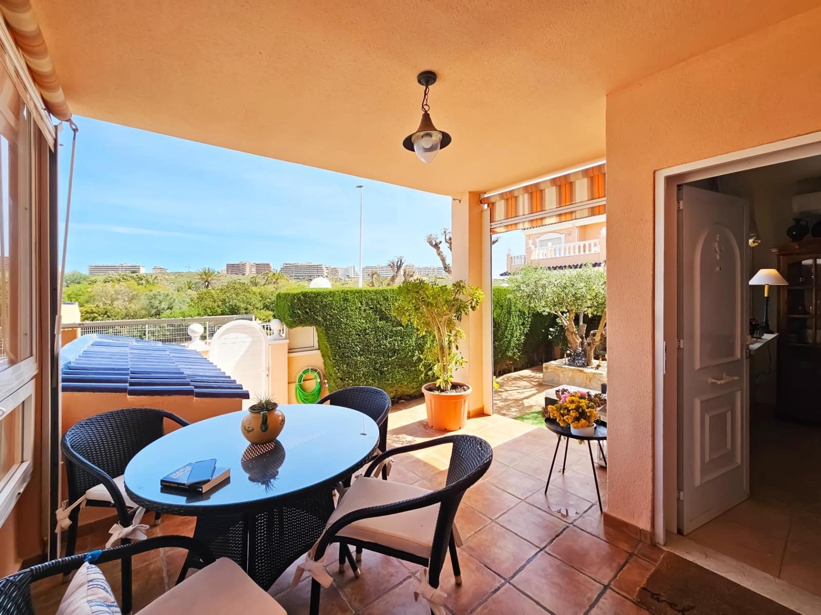 3 sovrum Bungalow till salu i Gran Alacant med pool - 319 900 € (Ref: 9808016)