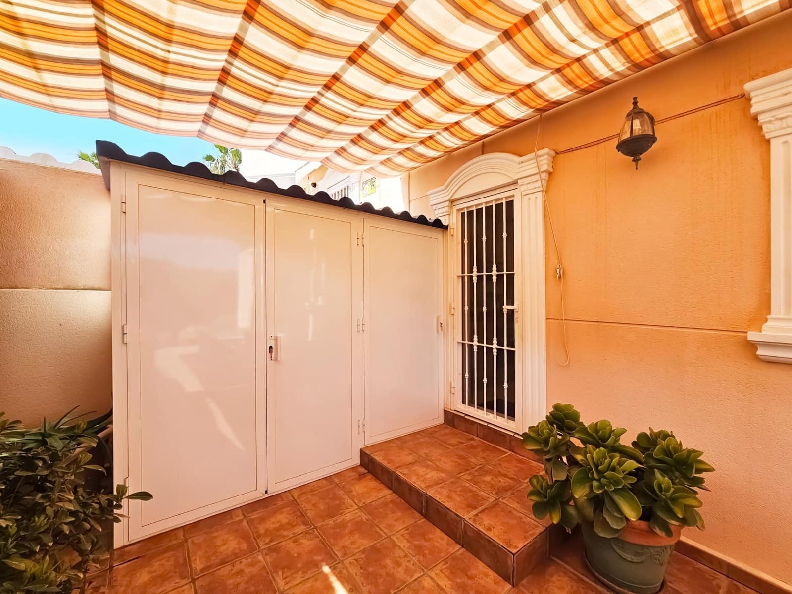 3 sovrum Bungalow till salu i Gran Alacant med pool - 319 900 € (Ref: 9808016)