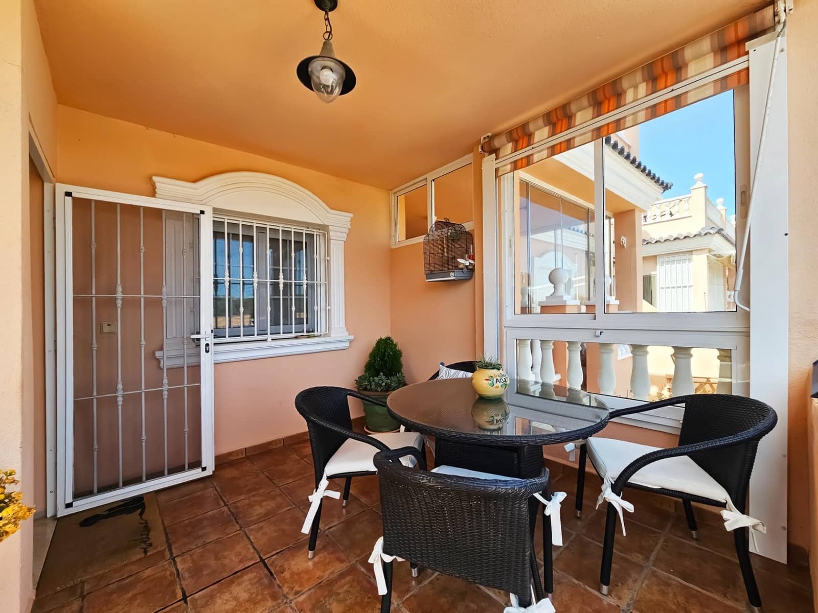 3 sovrum Bungalow till salu i Gran Alacant med pool - 319 900 € (Ref: 9808016)