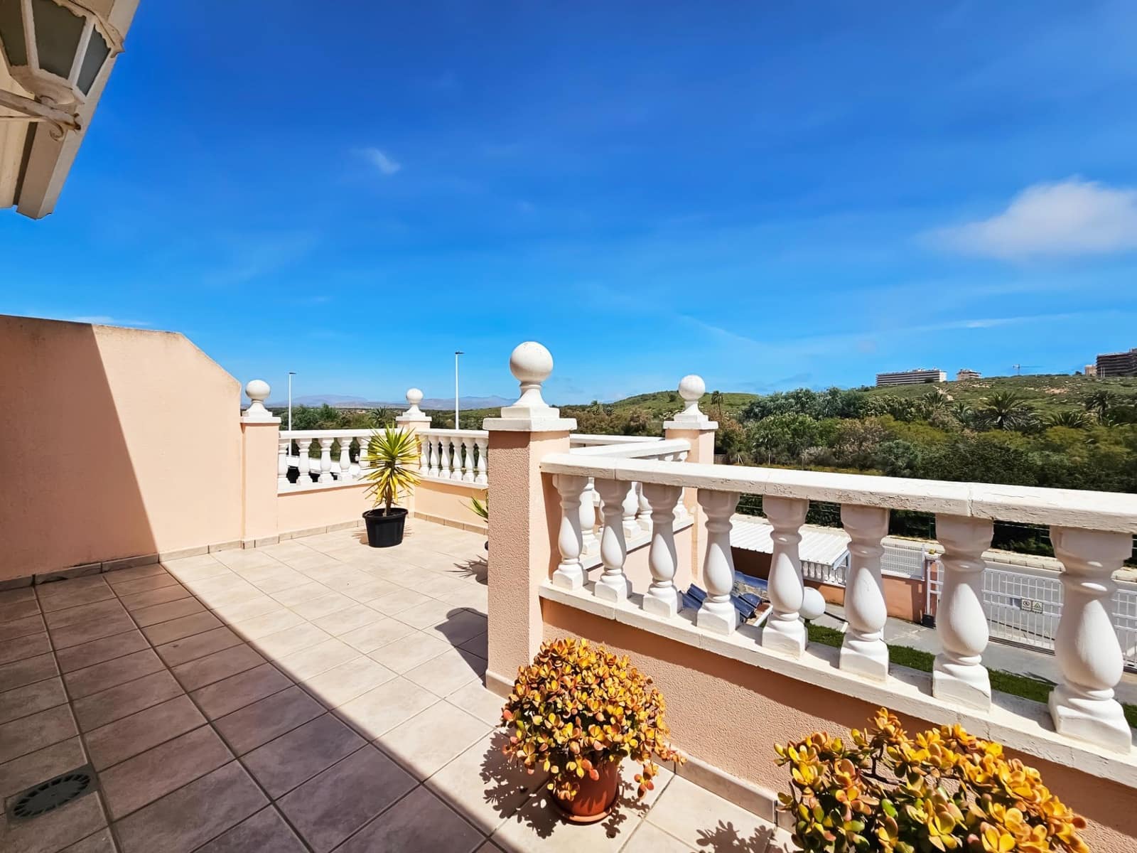 3 sovrum Bungalow till salu i Gran Alacant med pool - 319 900 € (Ref: 9808016)