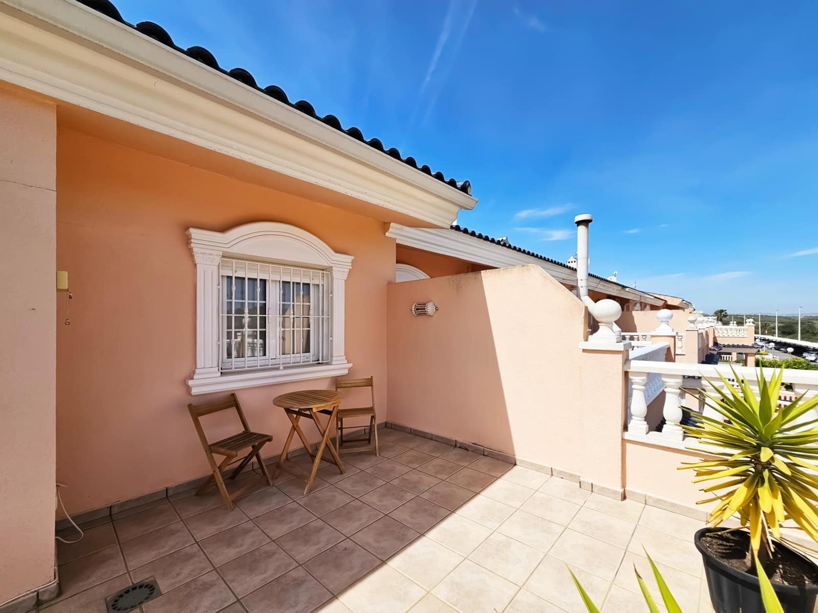 3 sovrum Bungalow till salu i Gran Alacant med pool - 319 900 € (Ref: 9808016)