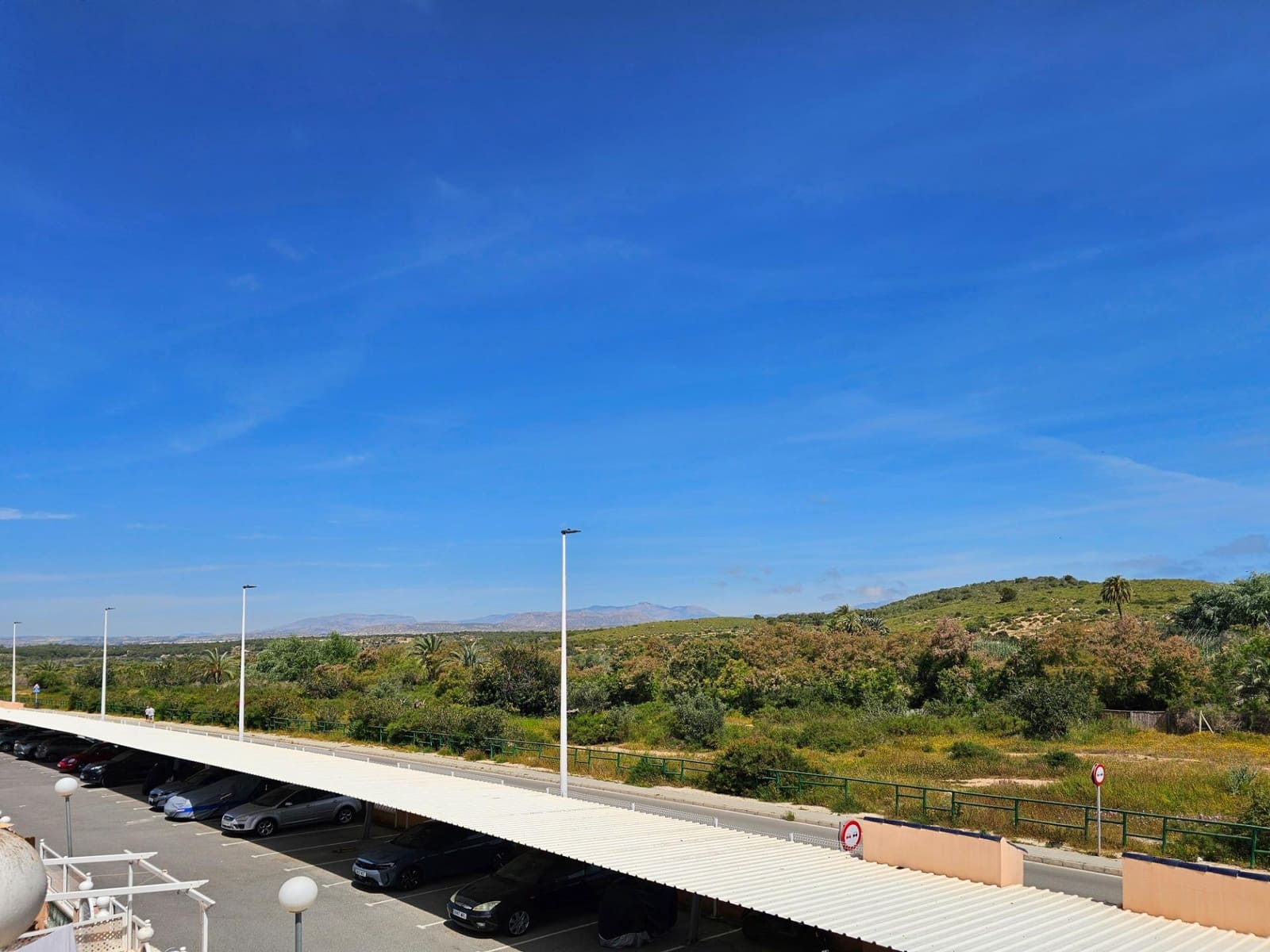 3 sovrum Bungalow till salu i Gran Alacant med pool - 319 900 € (Ref: 9808016)