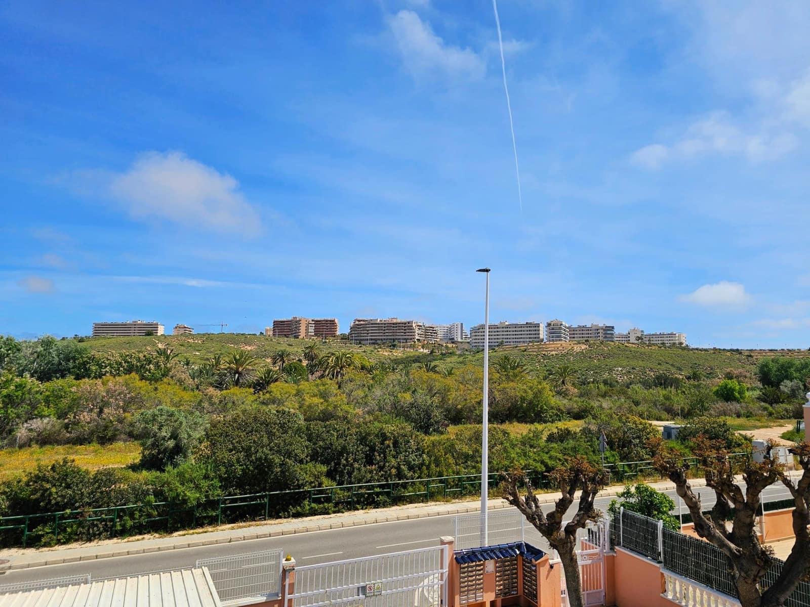 3 sovrum Bungalow till salu i Gran Alacant med pool - 319 900 € (Ref: 9808016)