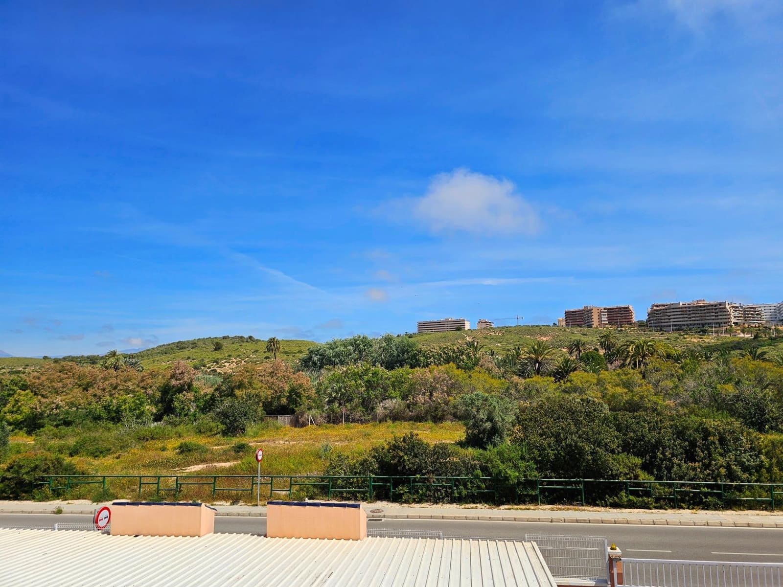 3 sovrum Bungalow till salu i Gran Alacant med pool - 319 900 € (Ref: 9808016)