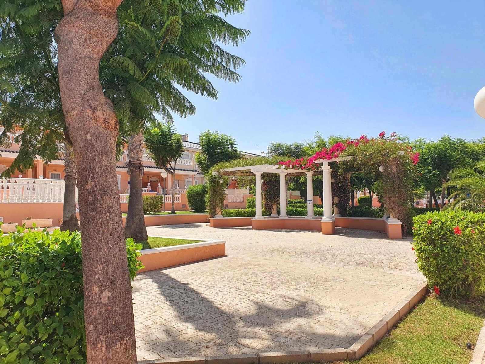 3 sovrum Bungalow till salu i Gran Alacant med pool - 319 900 € (Ref: 9808016)