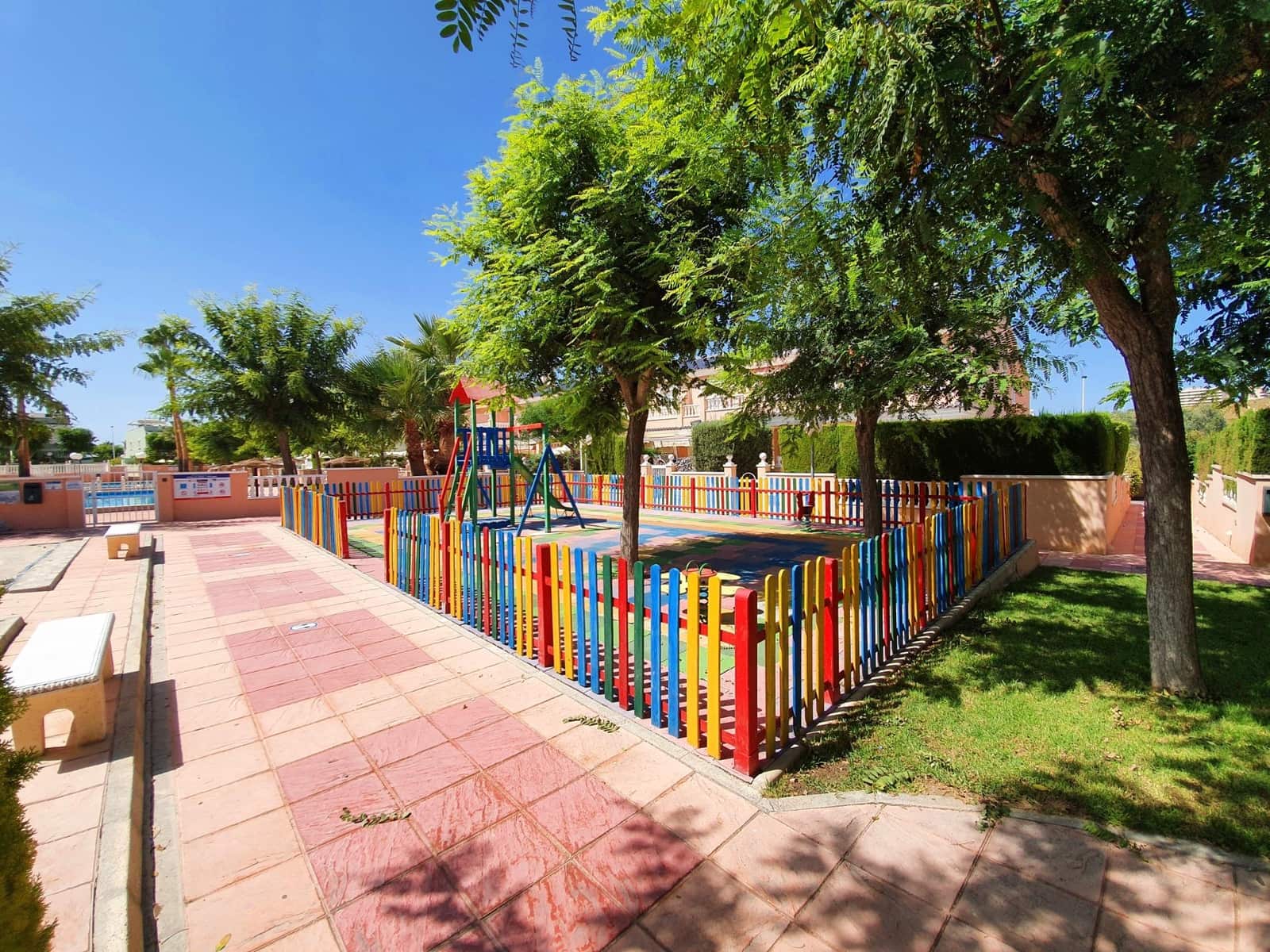 3 sovrum Bungalow till salu i Gran Alacant med pool - 319 900 € (Ref: 9808016)