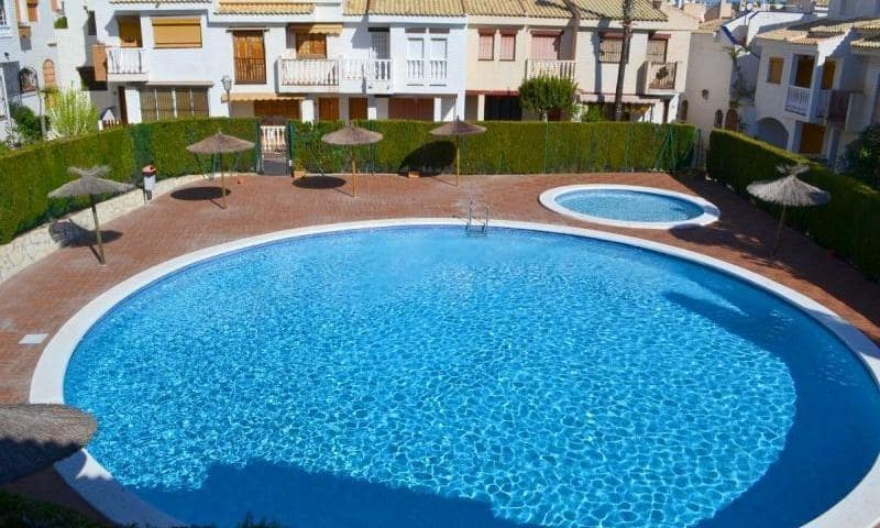 4 quarto Bungalow para venda em Gran Alacant com piscina - 309 900 € (Ref: 9811946)