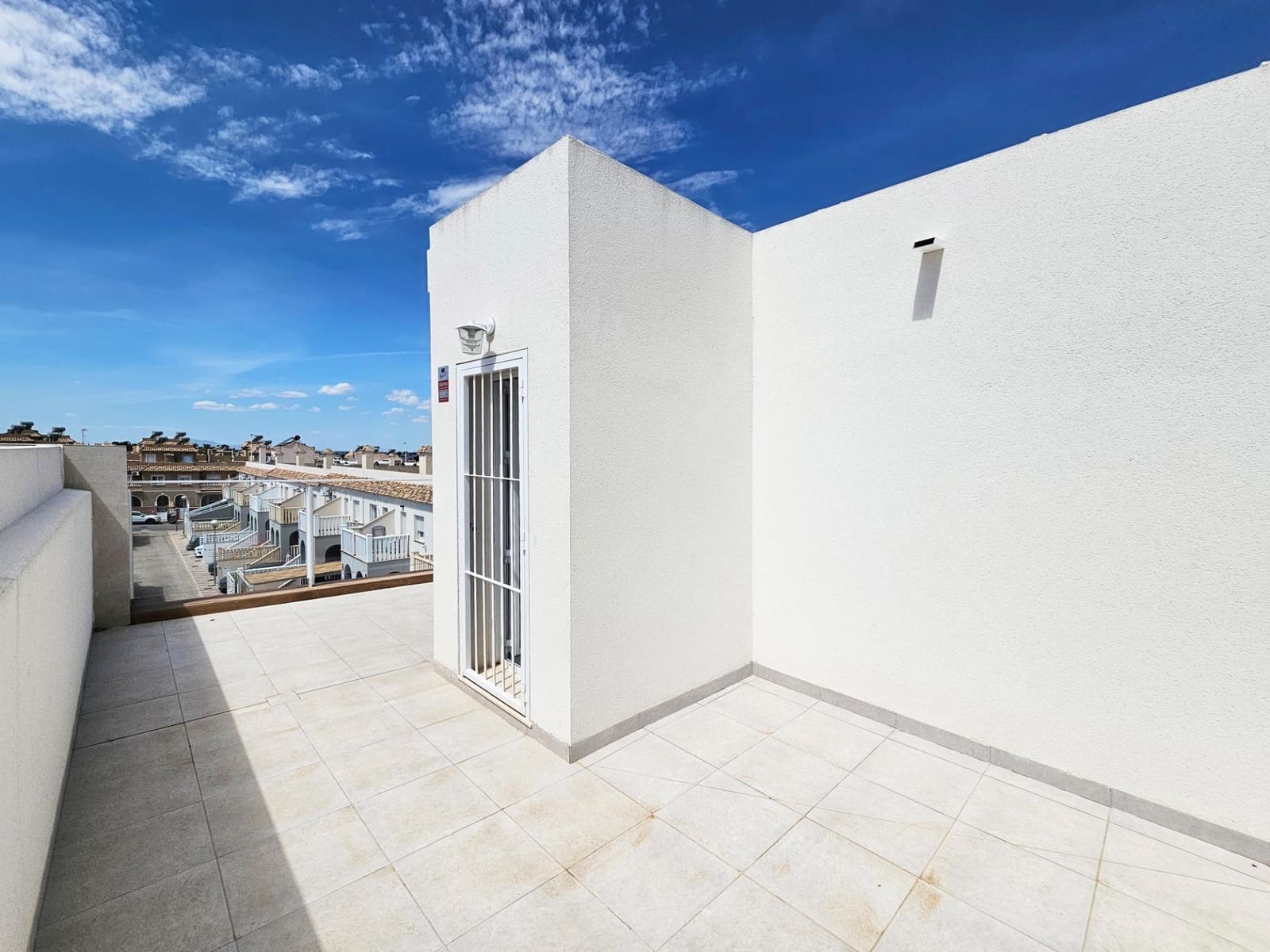 Casa de 3 habitaciones en Gran Alacant en venta con piscina garaje - 320.000 € (Ref: 9820547)