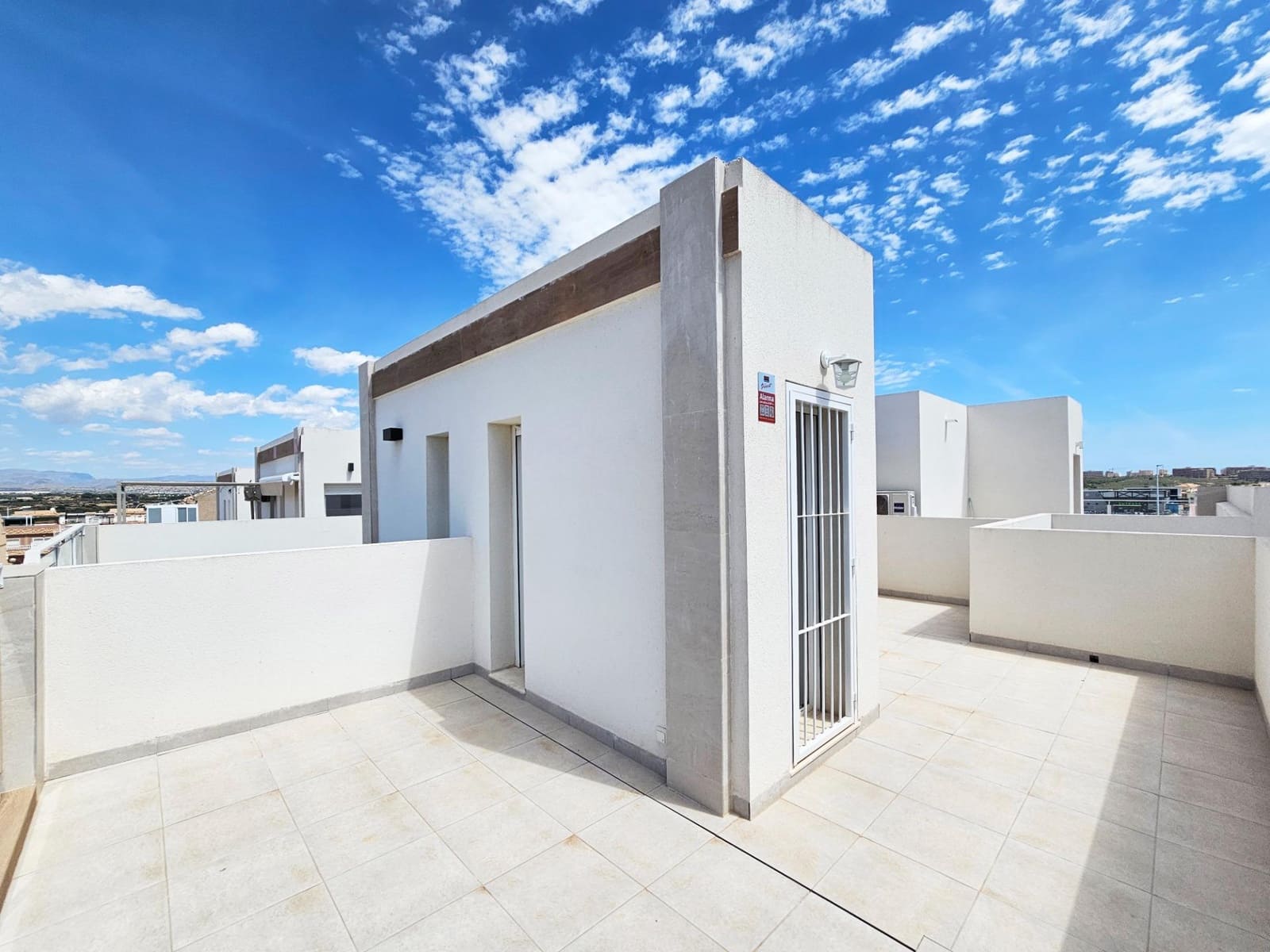 3 bedroom Townhouse for sale in Gran Alacant with pool garage - € 310,000 (Ref: 9820547)