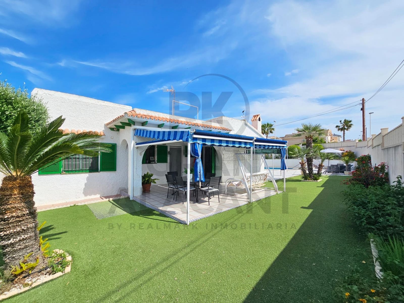 4 bedroom Villa for sale in Arenales del Sol with pool garage - € 495,000 (Ref: 9829200)