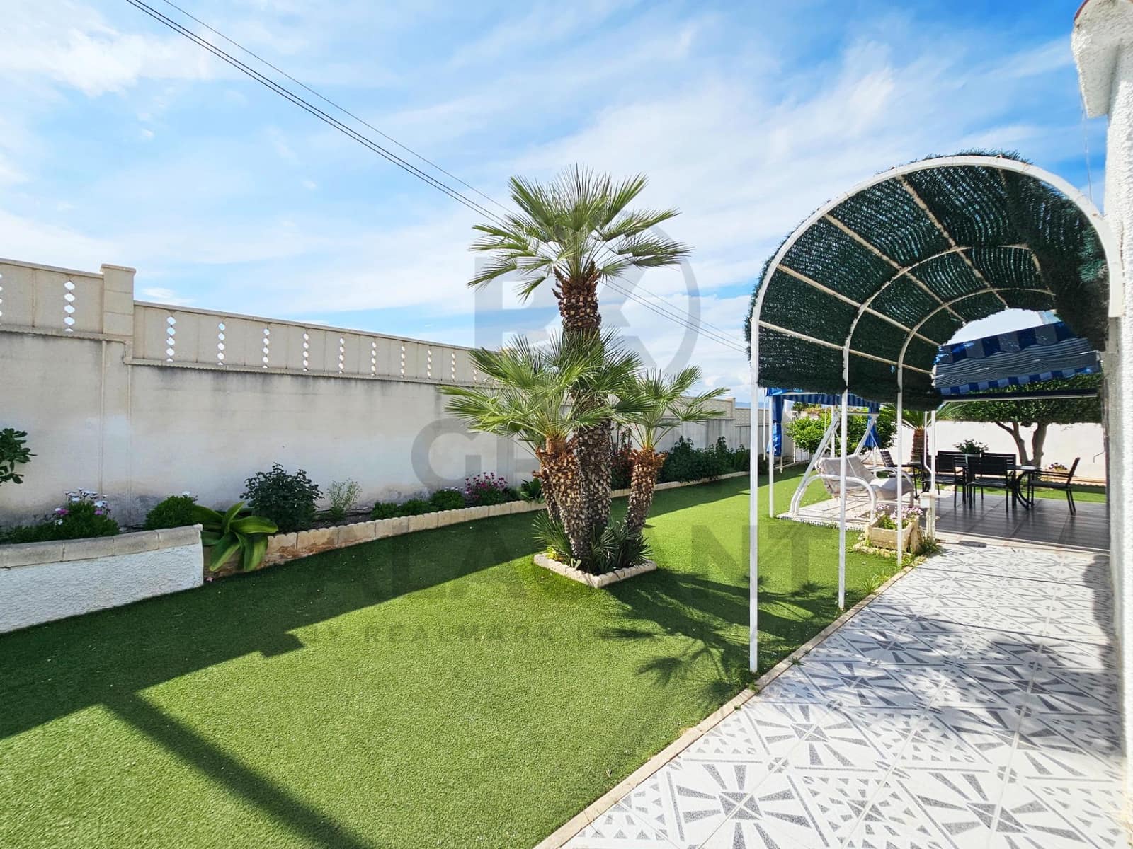 4 bedroom Villa for sale in Arenales del Sol with pool garage - € 495,000 (Ref: 9829200)