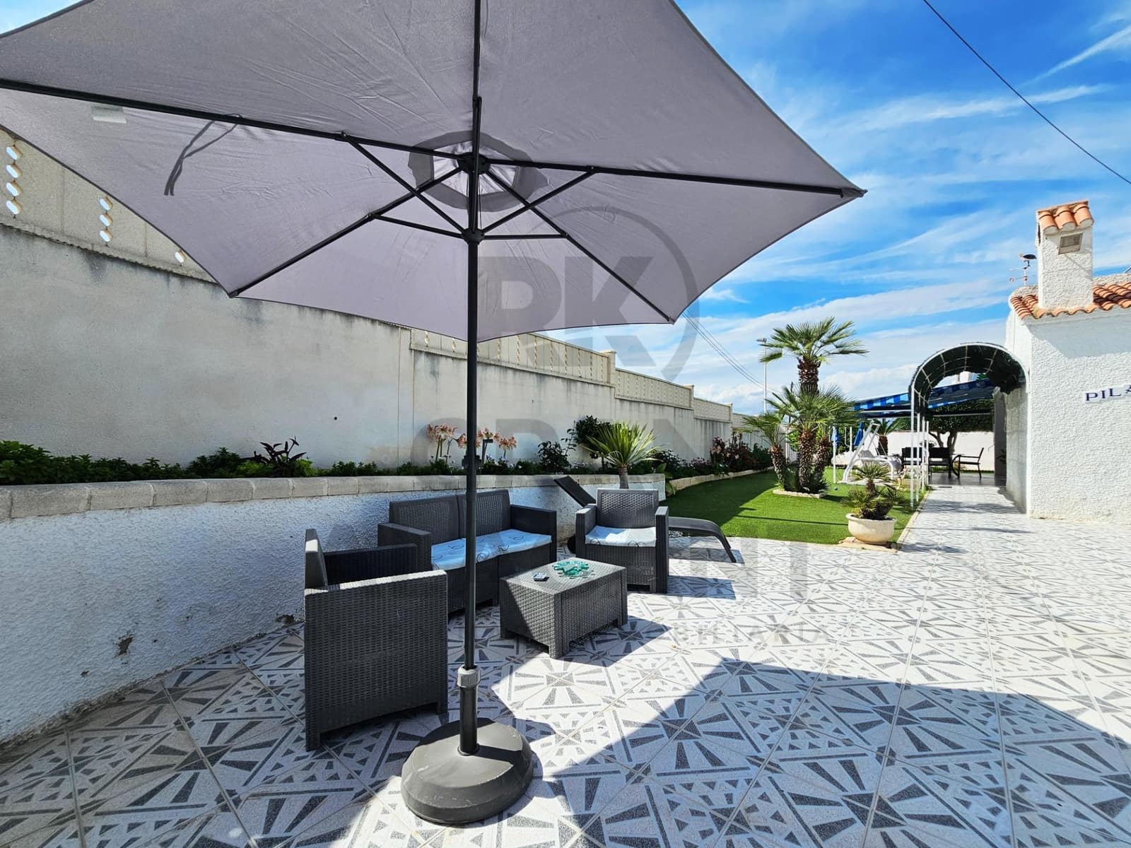 4 bedroom Villa for sale in Arenales del Sol with pool garage - € 495,000 (Ref: 9829200)