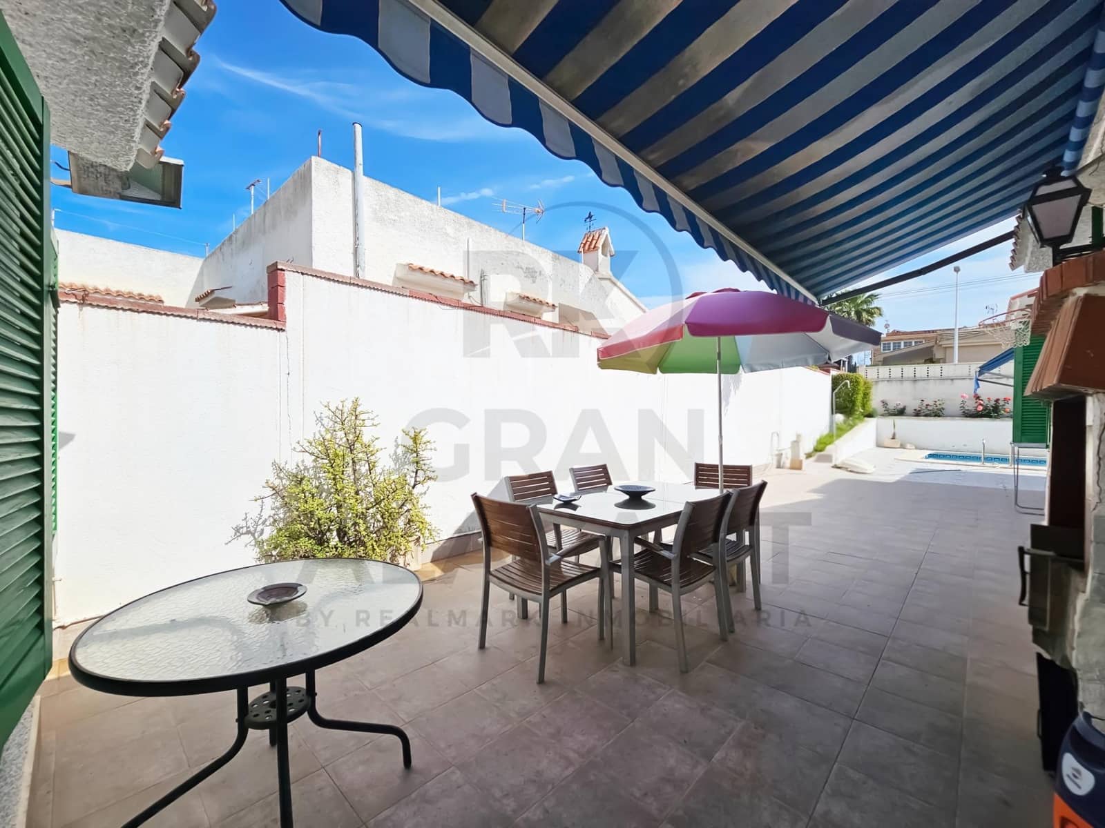 4 bedroom Villa for sale in Arenales del Sol with pool garage - € 495,000 (Ref: 9829200)