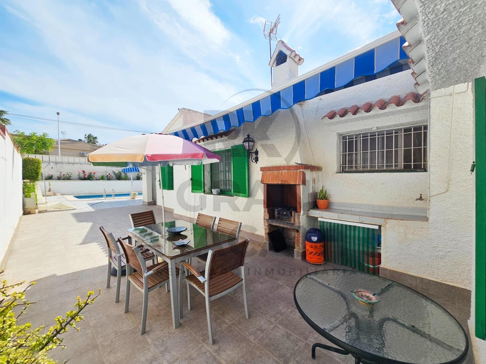 4 bedroom Villa for sale in Arenales del Sol with pool garage - € 495,000 (Ref: 9829200)
