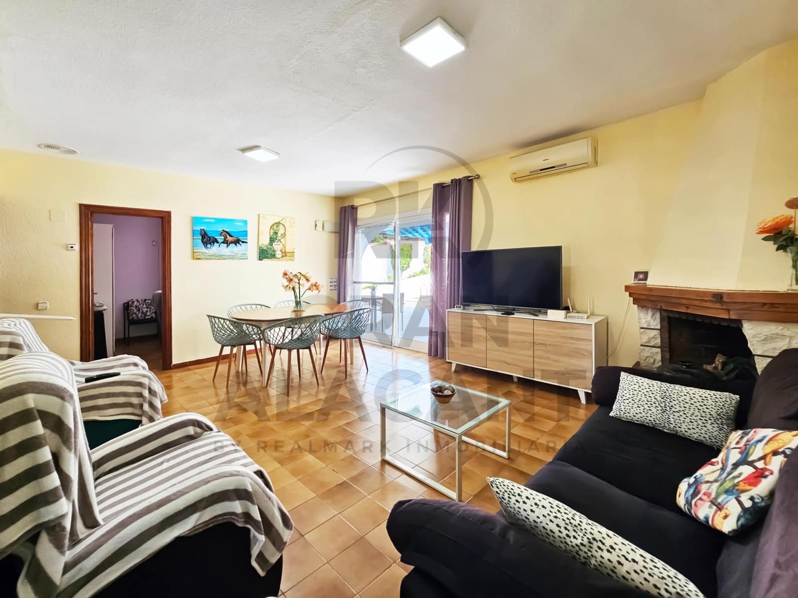 4 bedroom Villa for sale in Arenales del Sol with pool garage - € 495,000 (Ref: 9829200)