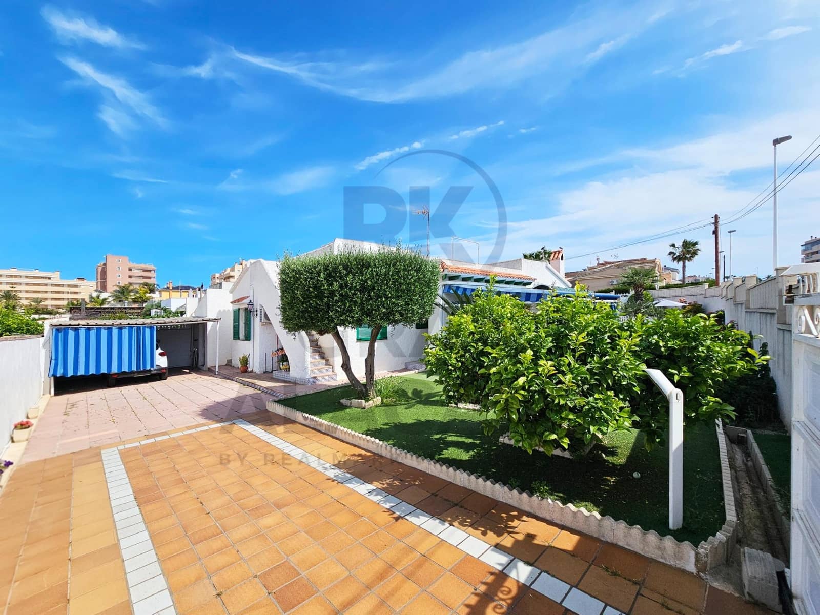 4 bedroom Villa for sale in Arenales del Sol with pool garage - € 495,000 (Ref: 9829200)