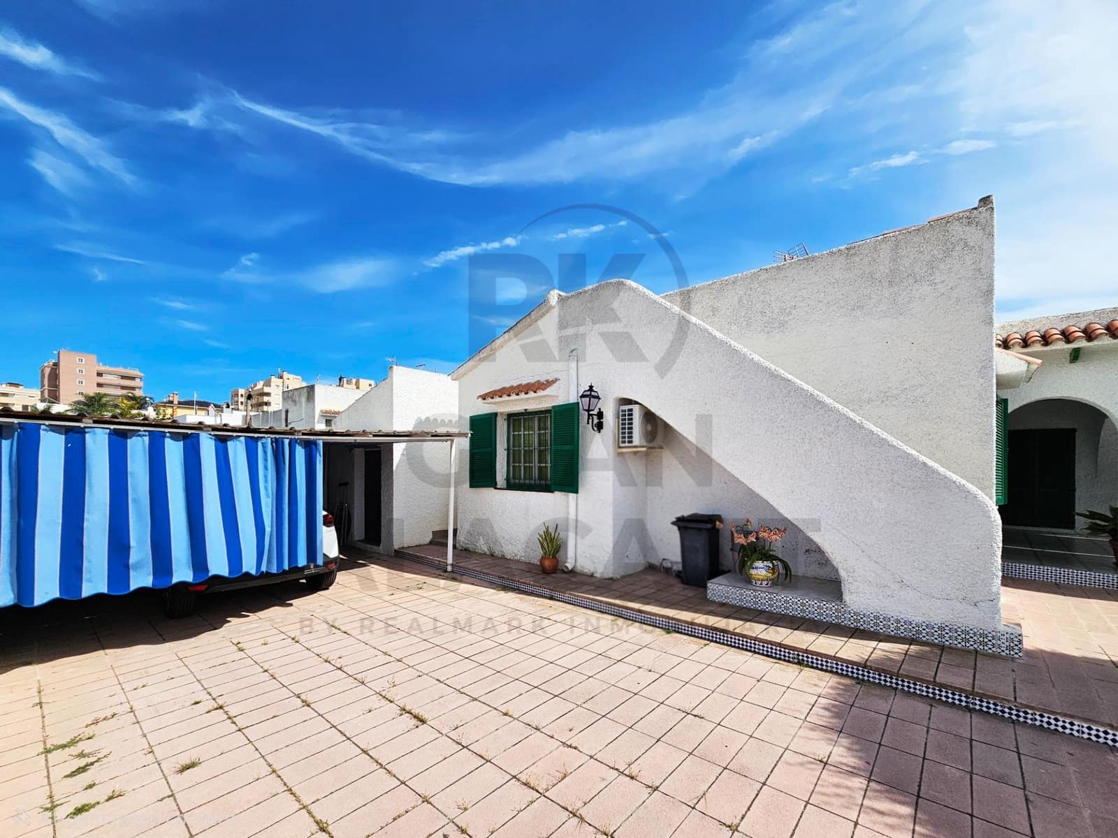 4 bedroom Villa for sale in Arenales del Sol with pool garage - € 495,000 (Ref: 9829200)