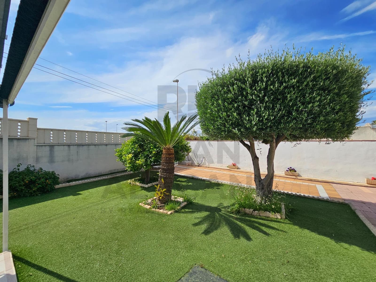 4 bedroom Villa for sale in Arenales del Sol with pool garage - € 495,000 (Ref: 9829200)