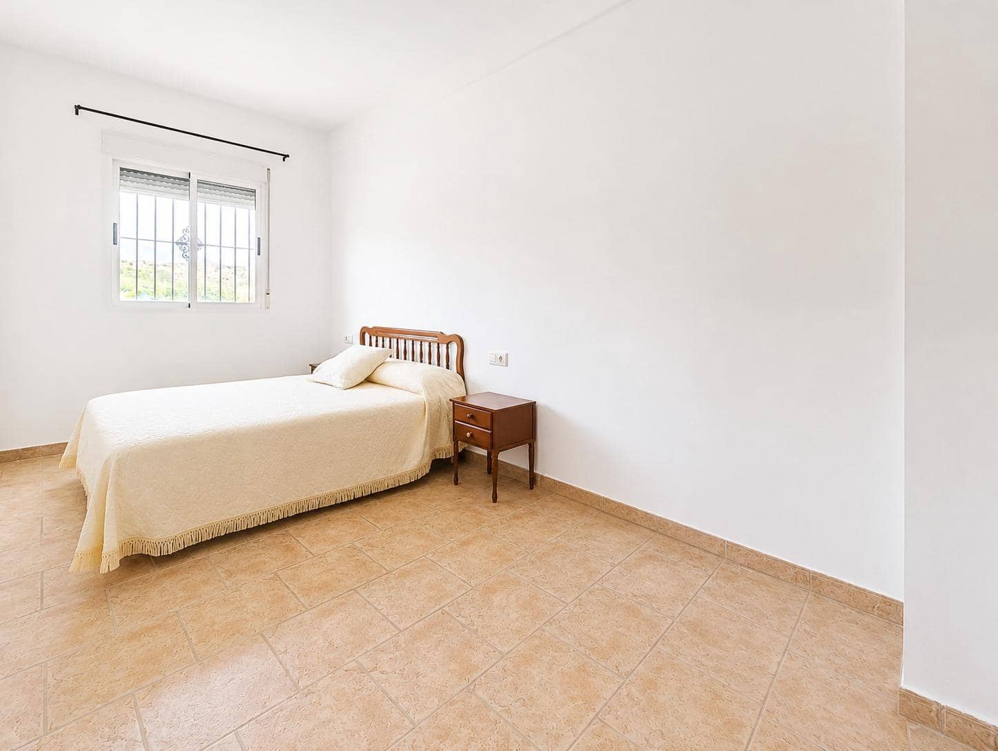 4 soverom Villa til salgs i Novelda med svømmebasseng garasje - € 165 000 (Ref: 9843430)