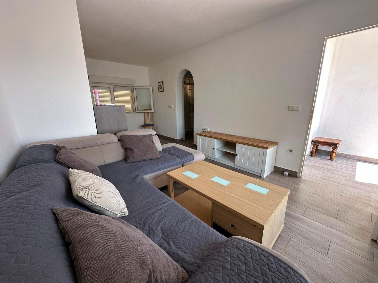 2 bedroom Bungalow for rent in Gran Alacant with pool - € 950 (Ref: 9876481)