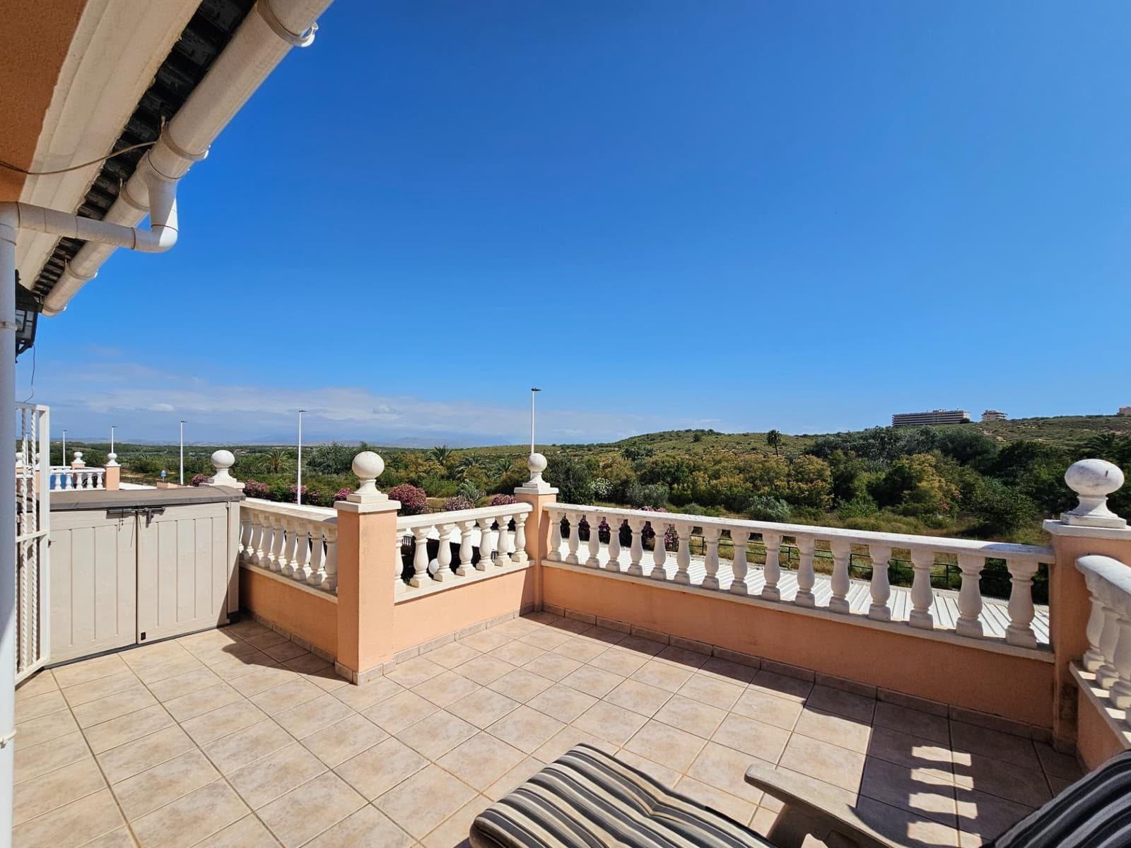 3 slaapkamer Bungalow te koop in Gran Alacant met zwembad - € 315.000 (Ref: 9878904)