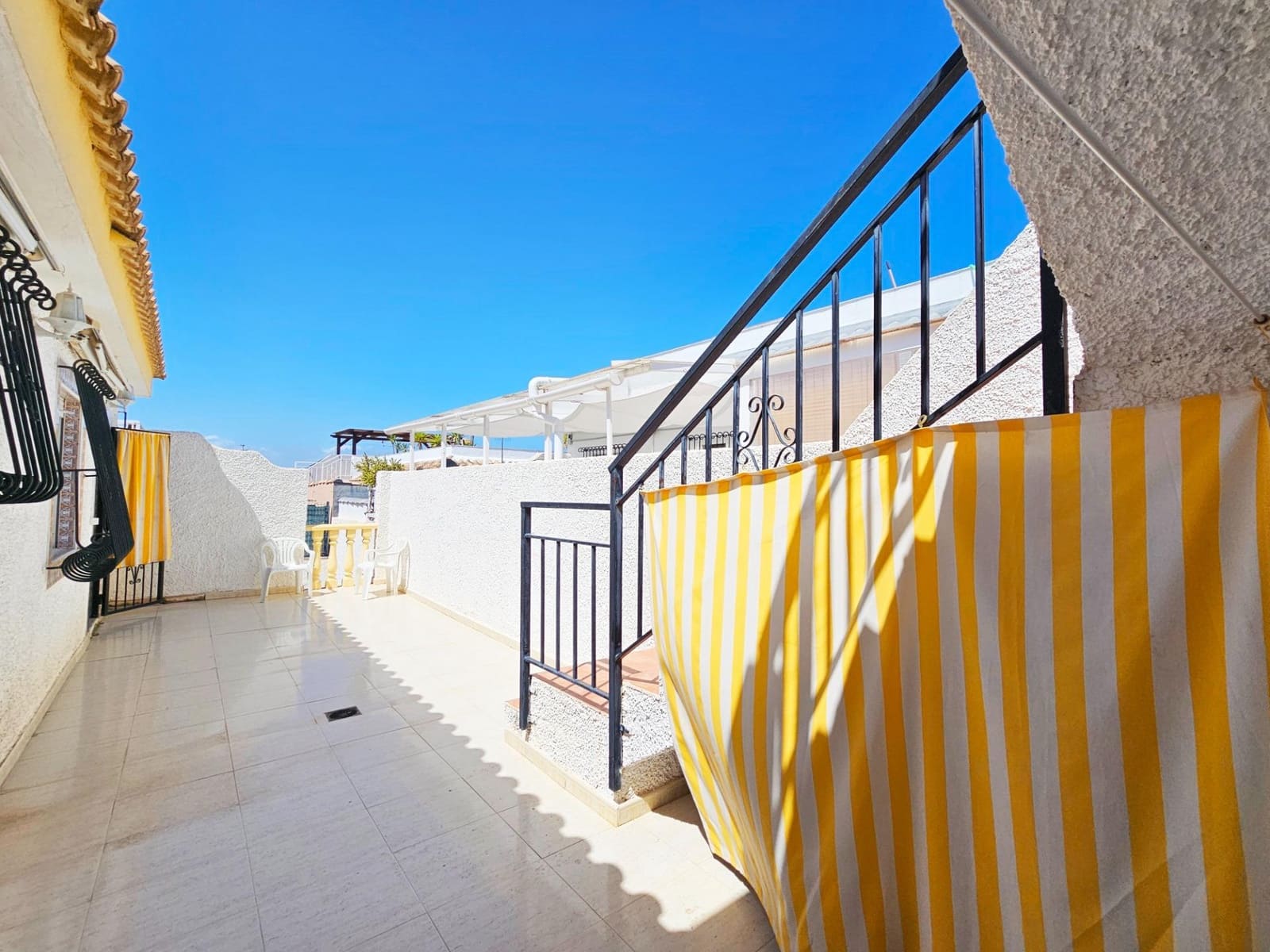 2 bedroom Bungalow for sale in Gran Alacant with pool - € 250,000 (Ref: 9884844)