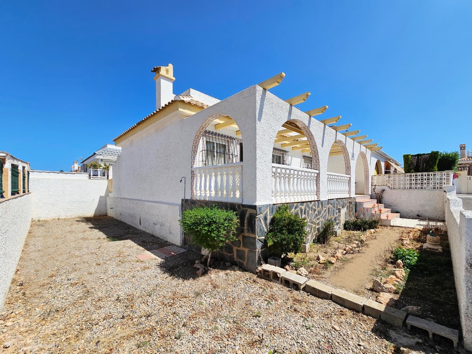2 bedroom Bungalow for sale in Gran Alacant with pool - € 250,000 (Ref: 9884844)