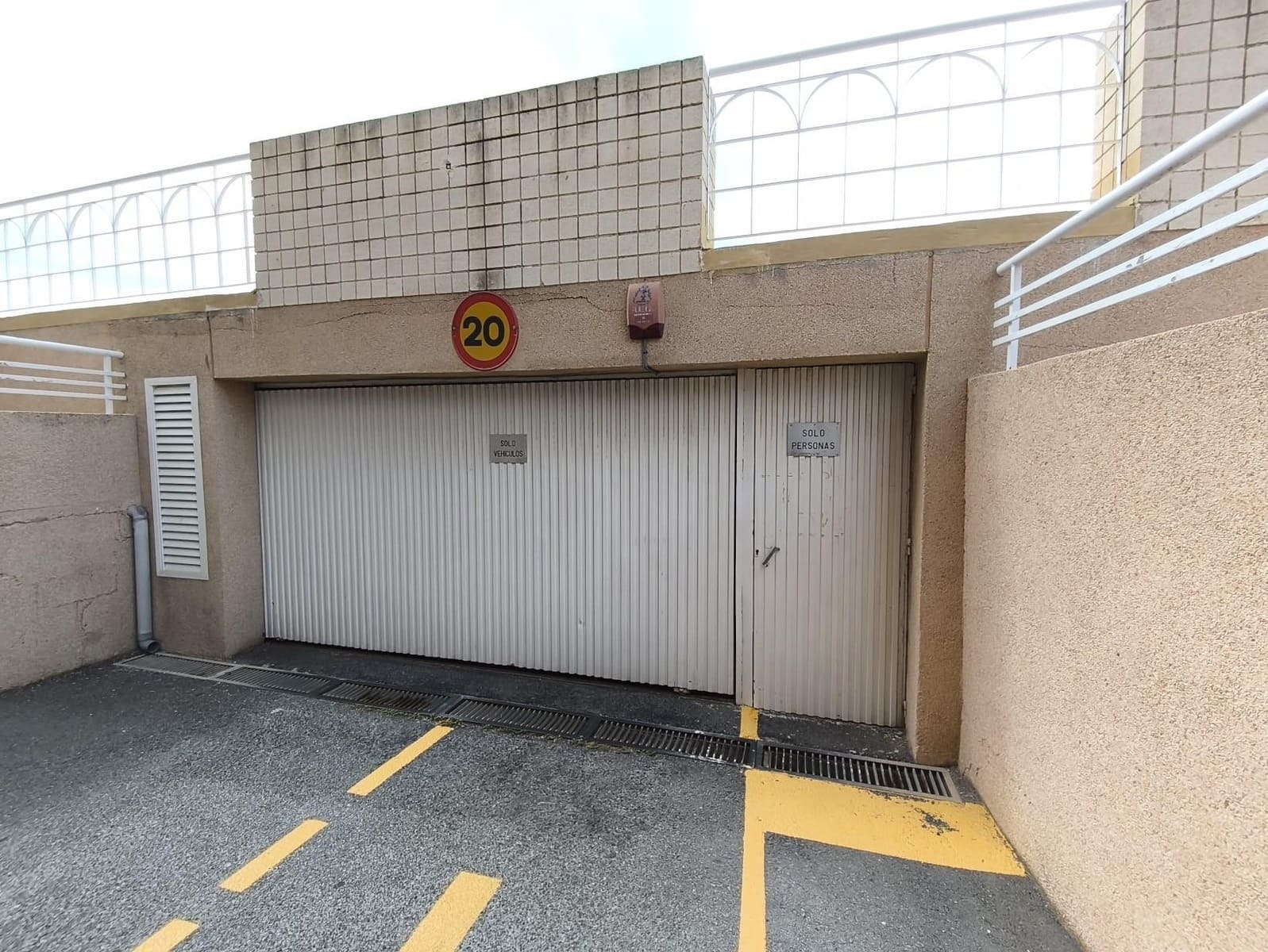 Garage for sale in Arenales del Sol - € 12,420 (Ref: 9892409)