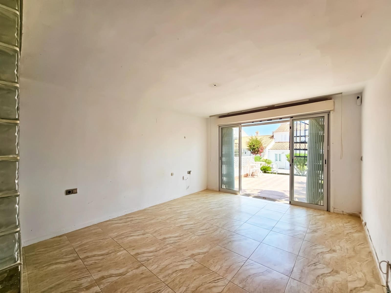 2 bedroom Bungalow for sale in Gran Alacant with pool - € 290,000 (Ref: 9893917)