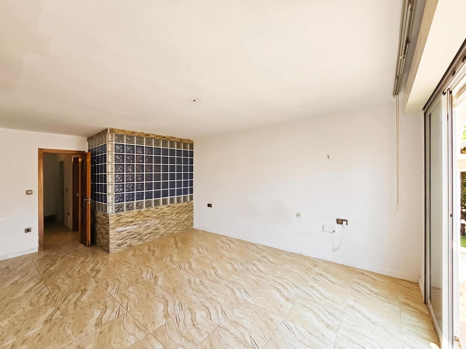 2 bedroom Bungalow for sale in Gran Alacant with pool - € 290,000 (Ref: 9893917)