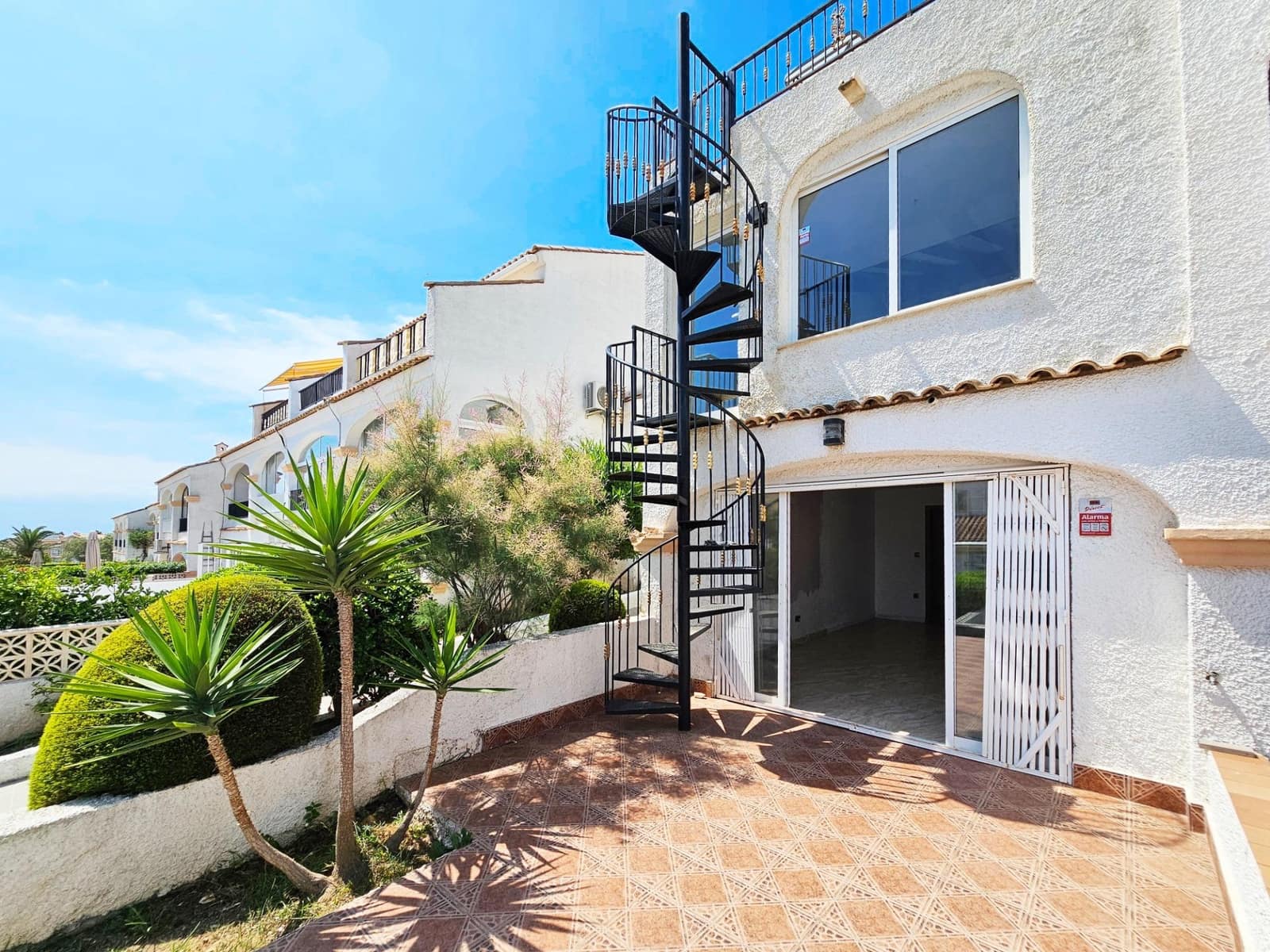 2 bedroom Bungalow for sale in Gran Alacant with pool - € 290,000 (Ref: 9893917)