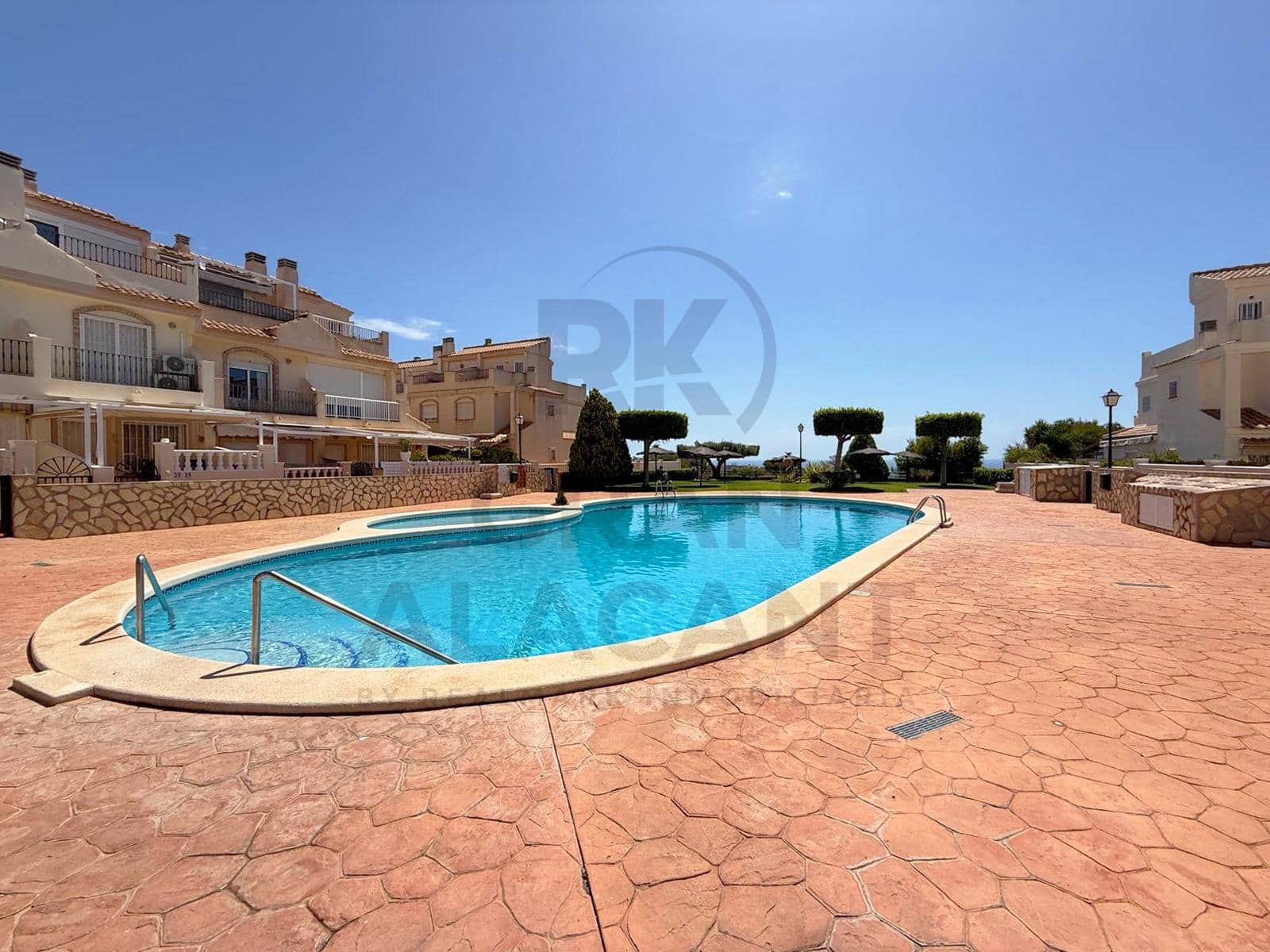 2 Zimmer Bungalow zu verkaufen in Gran Alacant mit Pool - 255.000 € (Ref: 9922340)