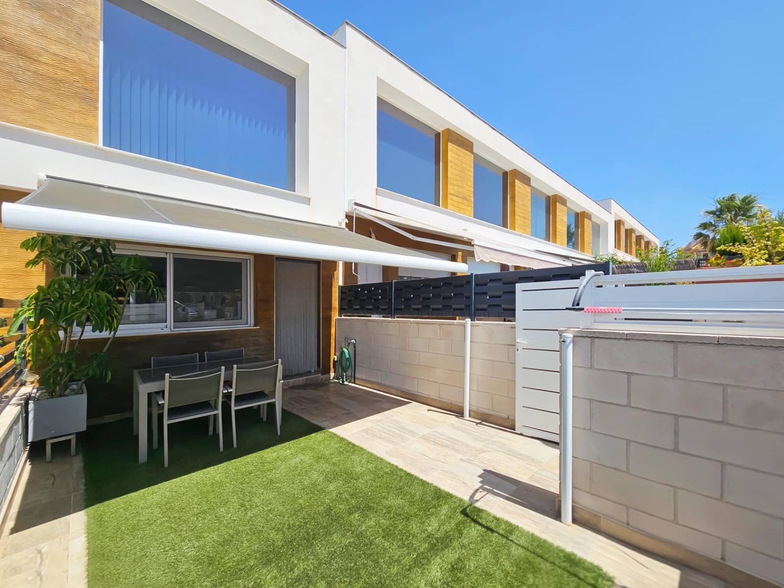 3 Zimmer Haus zu verkaufen in Gran Alacant mit Pool Garage - 260.000 € (Ref: 9927452)