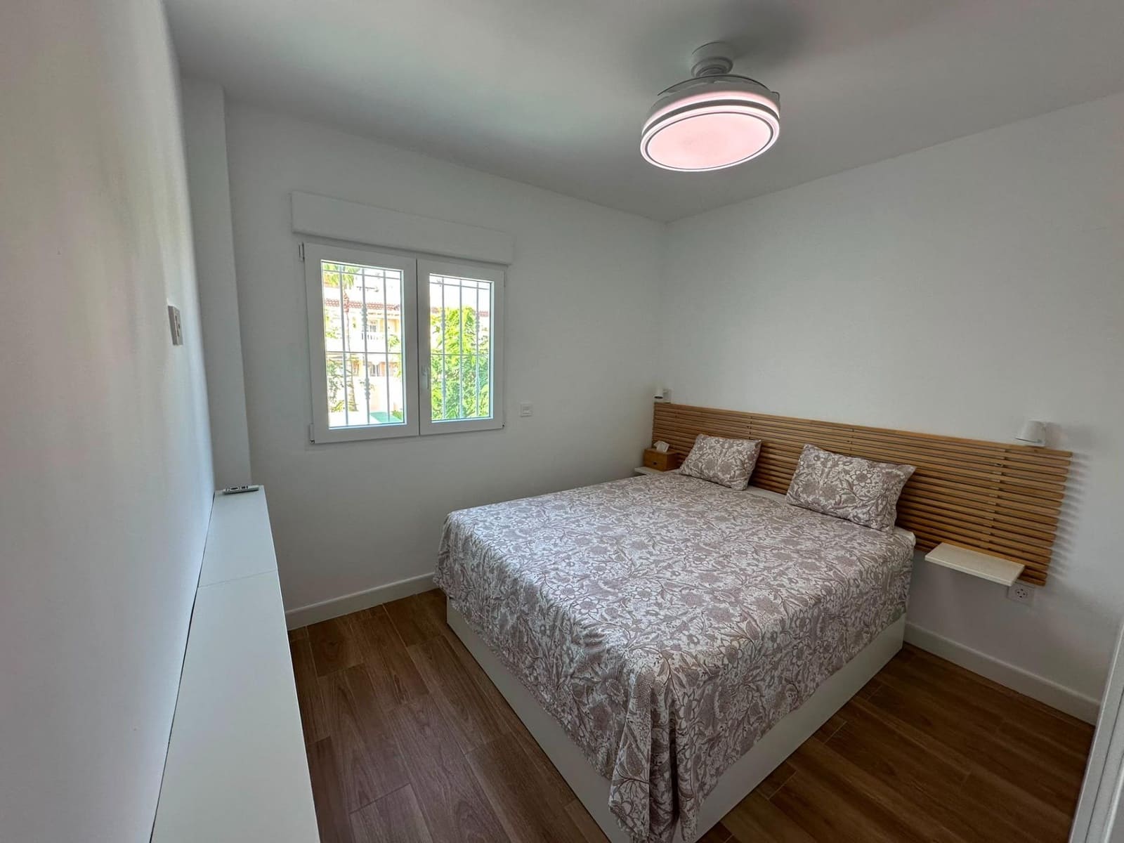 2 soverom Bungalow til leie i Gran Alacant med svømmebasseng garasje - € 1 000 (Ref: 9945748)