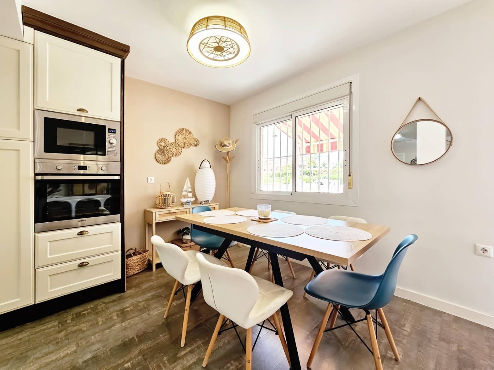 3 makuuhuone Bungalow myytävänä paikassa Gran Alacant mukana uima-altaan - 239 000 € (Ref: 9952669)