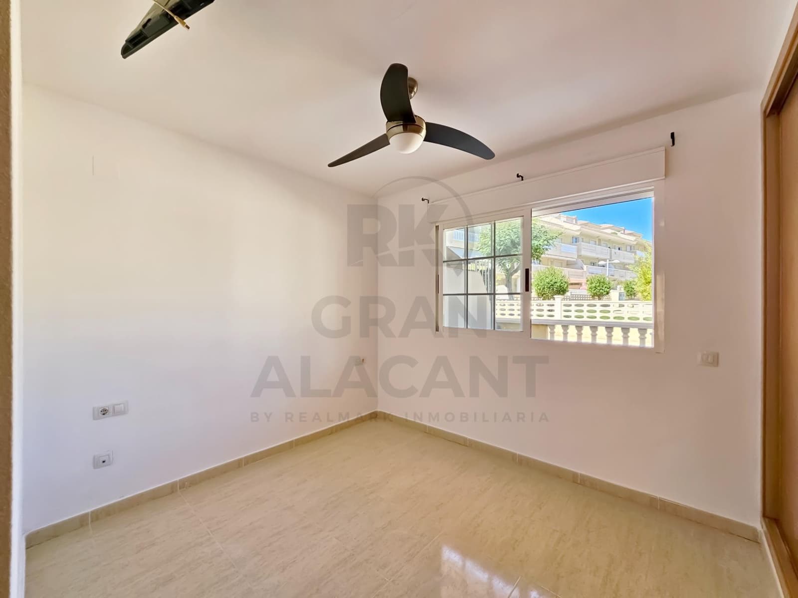 3 soverom Leilighet til salgs i Gran Alacant med svømmebasseng - € 278 000 (Ref: 9952670)