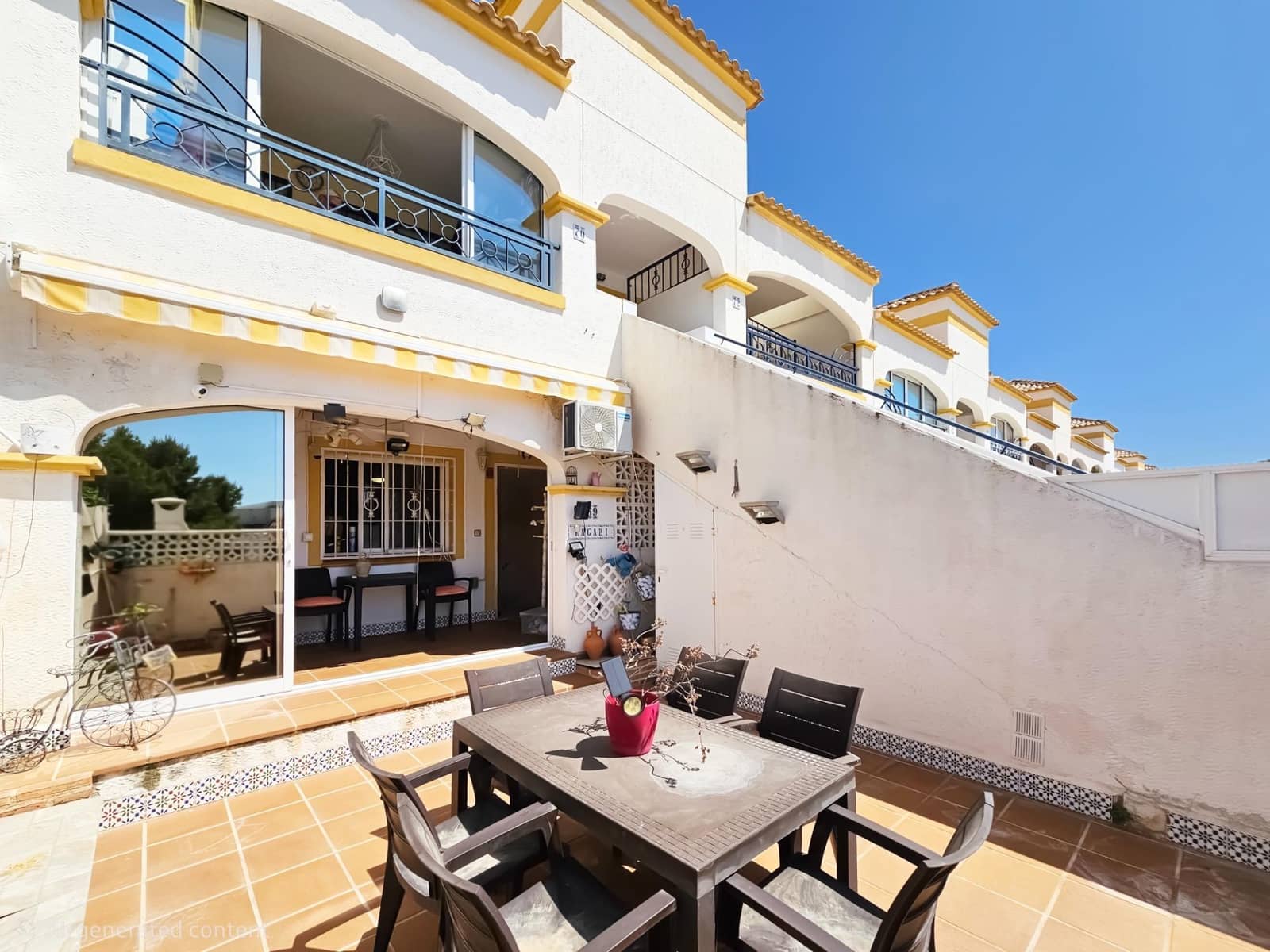 2 bedroom Bungalow for sale in Gran Alacant with pool - € 195,000 (Ref: 9966692)