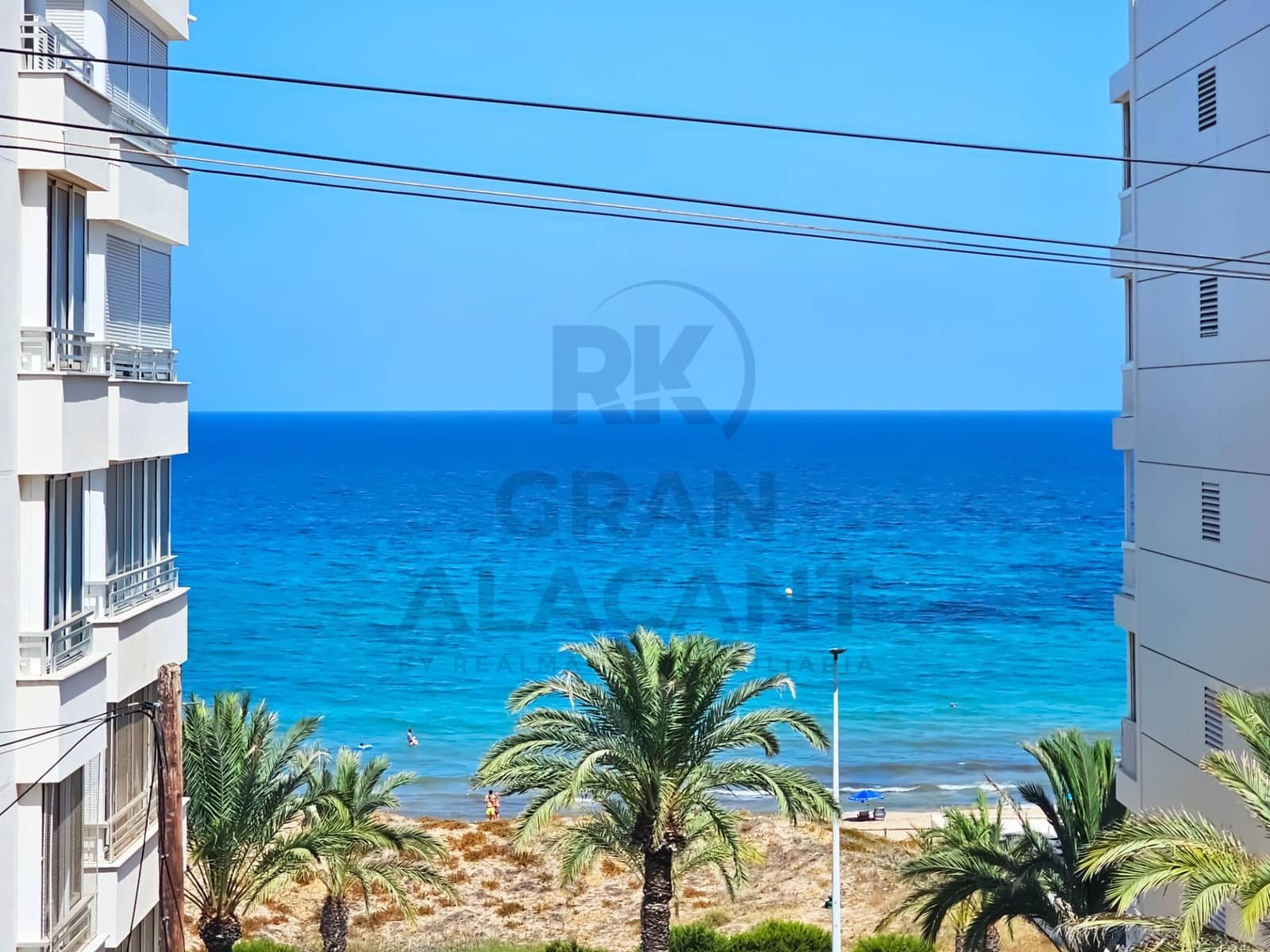 2 soveværelse Lejlighed til salg i Arenales del Sol med garage - € 290.000 (Ref: 9966693)