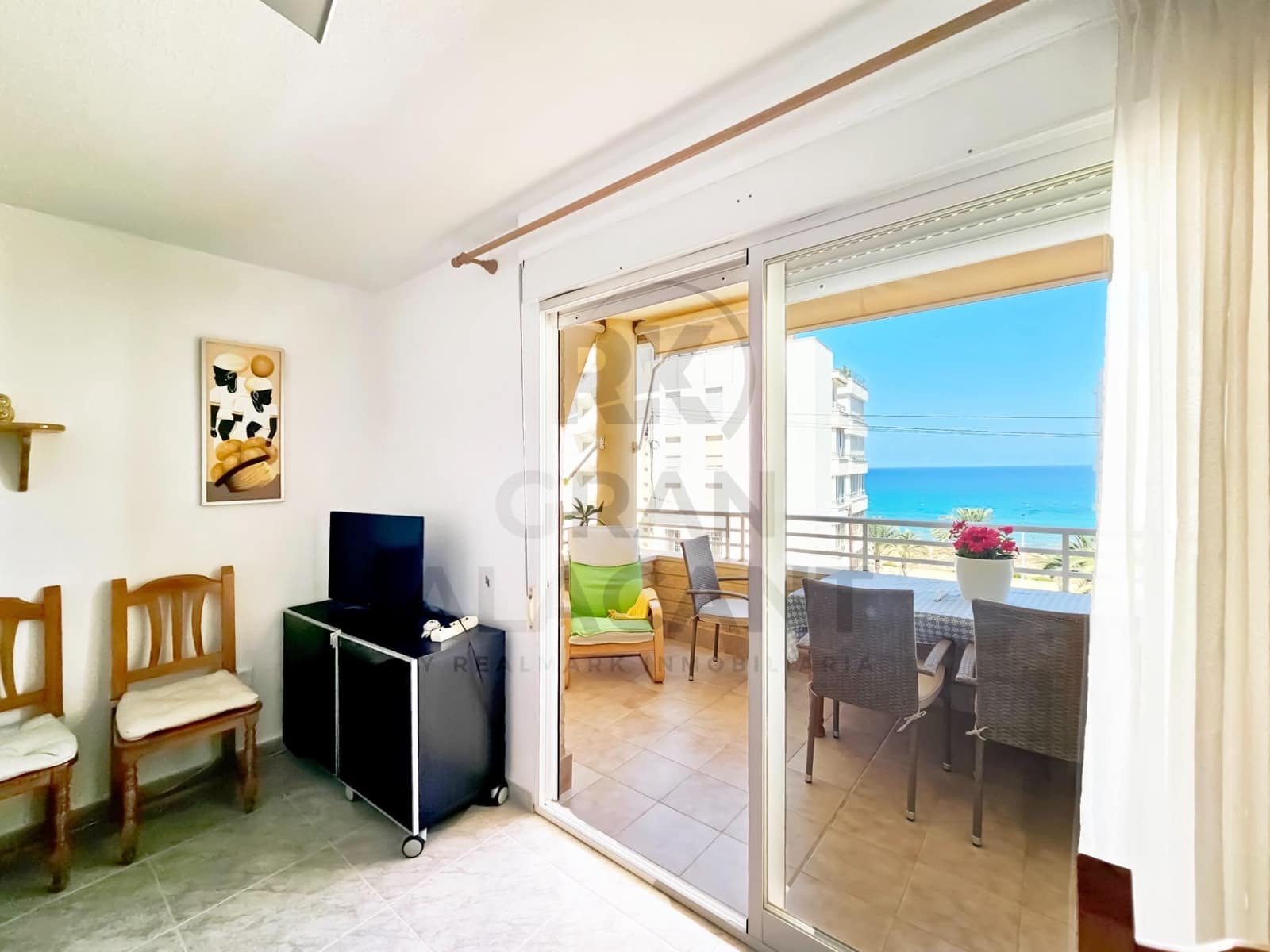 2 soveværelse Lejlighed til salg i Arenales del Sol med garage - € 290.000 (Ref: 9966693)