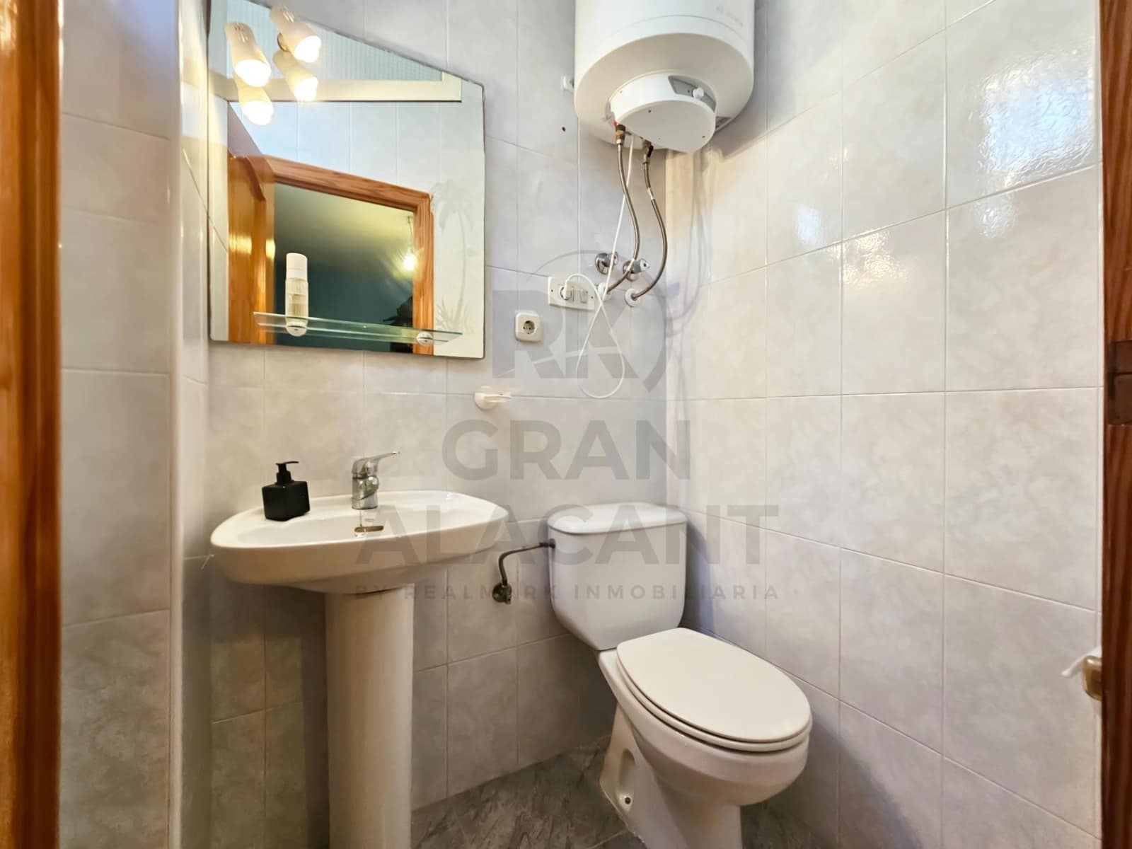 2 soveværelse Lejlighed til salg i Arenales del Sol med garage - € 290.000 (Ref: 9966693)