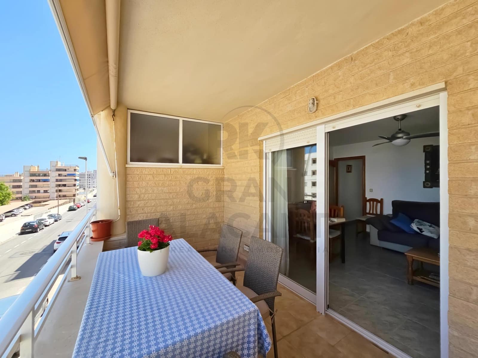 2 soveværelse Lejlighed til salg i Arenales del Sol med garage - € 290.000 (Ref: 9966693)